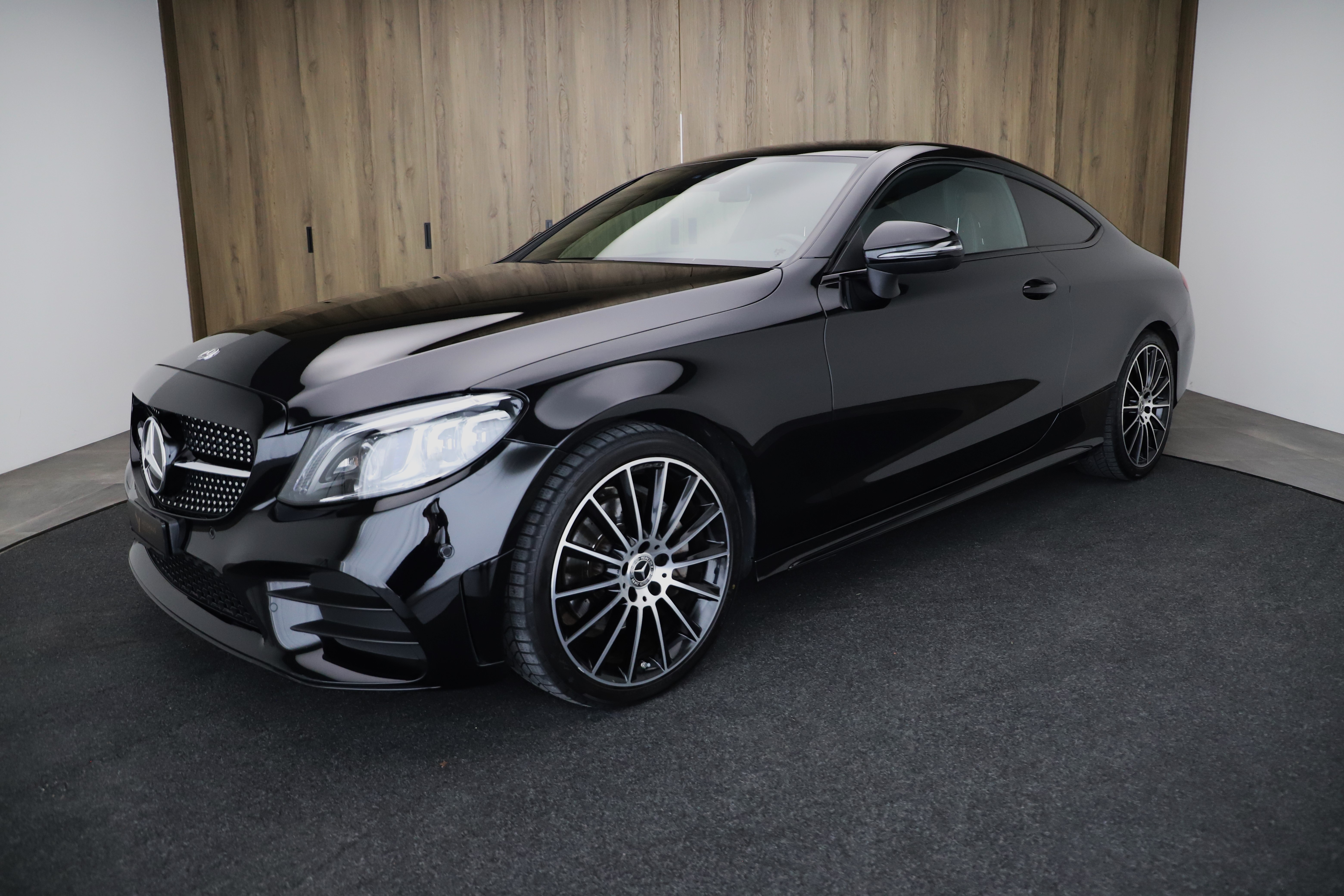 MERCEDES-BENZ C 200 Coupé AMG Line 9G-Tronic