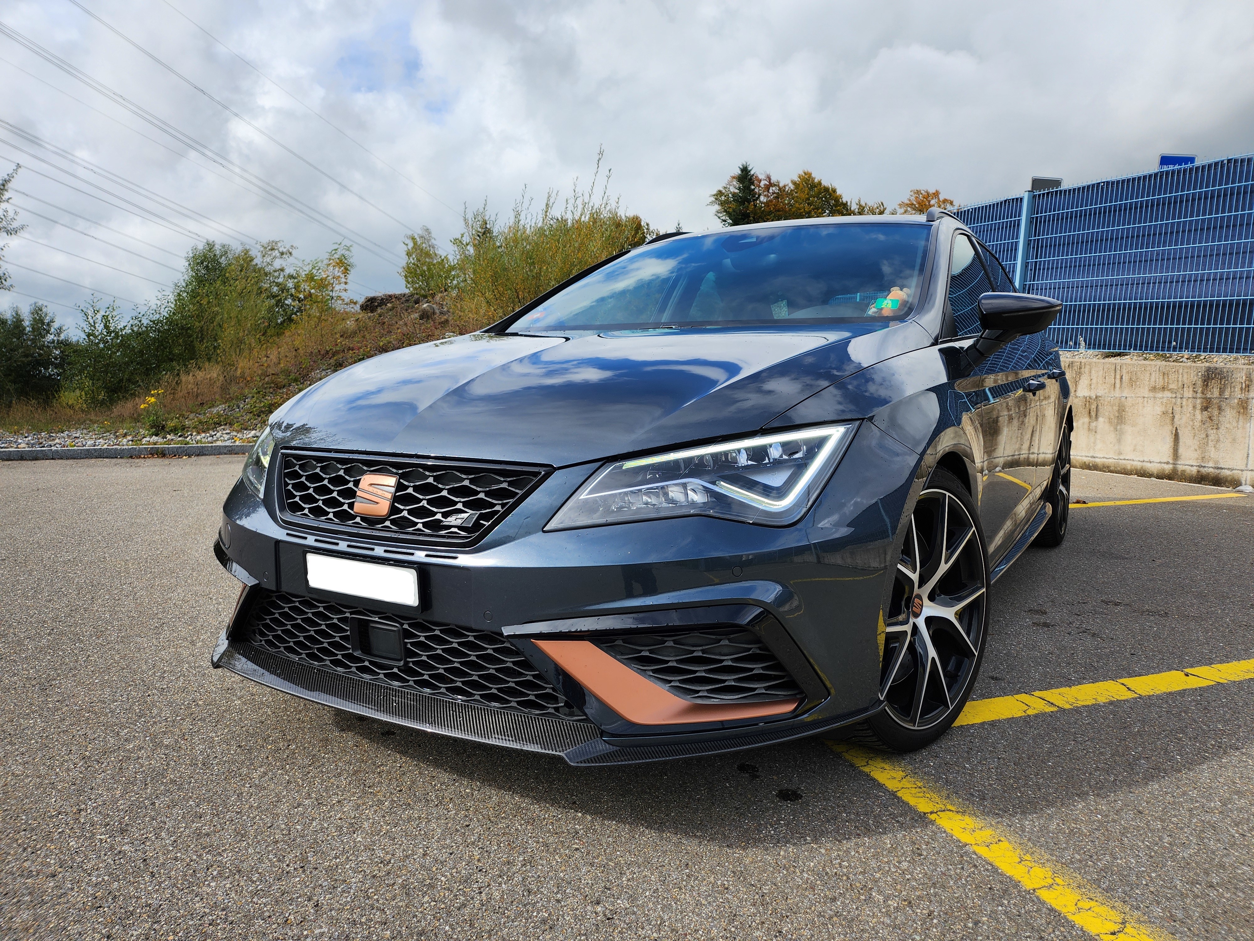 SEAT Leon ST 2.0 TSI Cupra R 300 4 Drive DSG