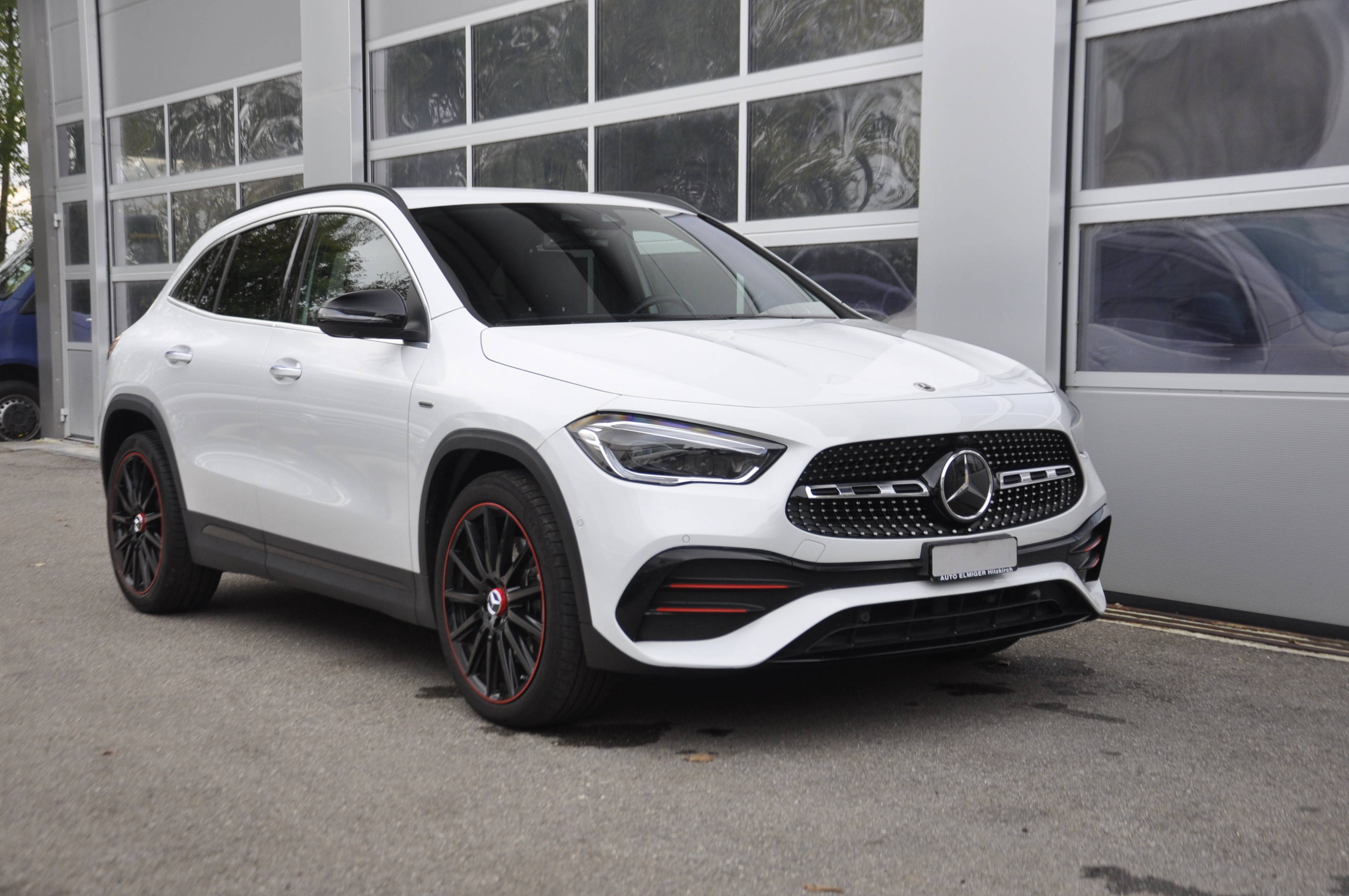 MERCEDES-BENZ GLA 250 4Matic Edition 1. 8G-DCT