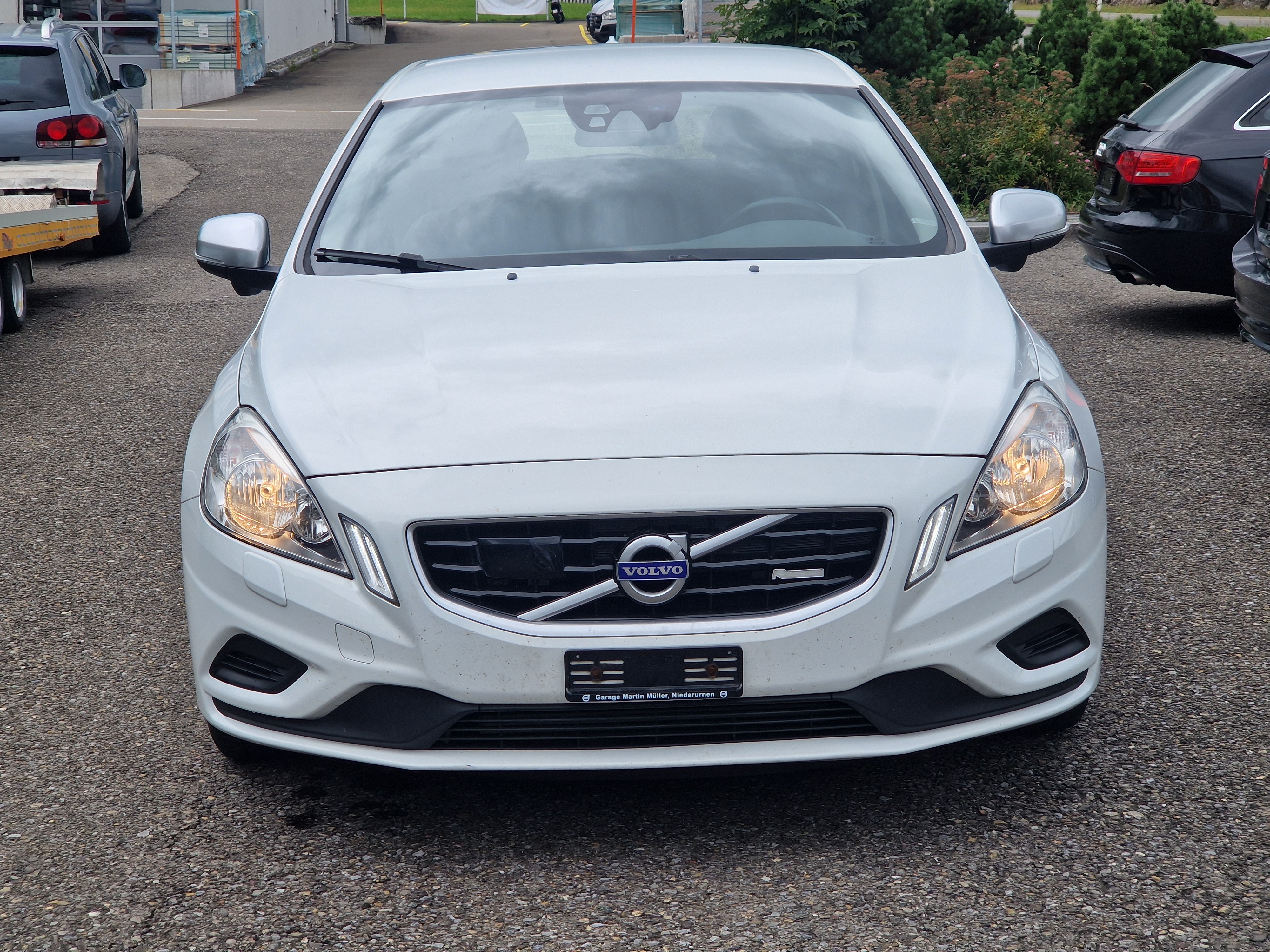 VOLVO V60 DRIVe R-Design