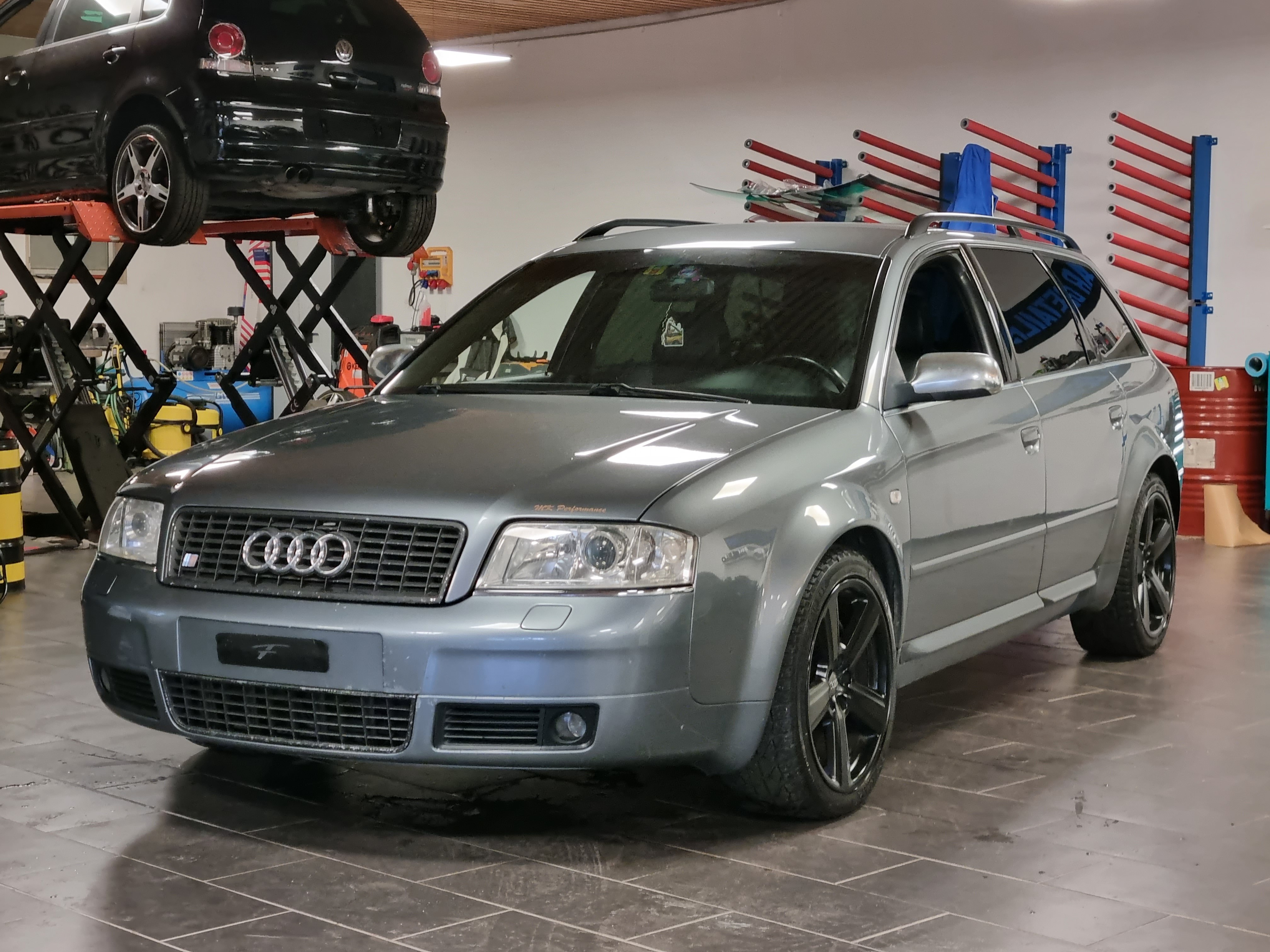 AUDI S6 Avant quattro