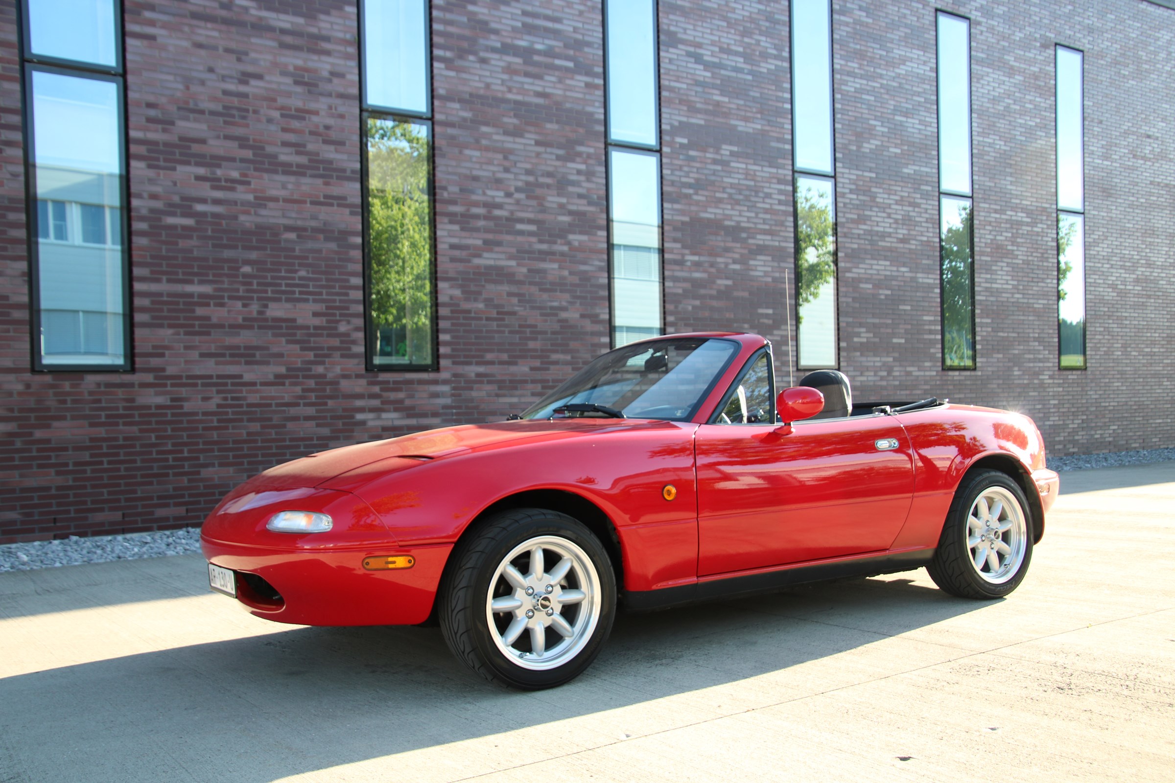 MAZDA MX-5 1.6i - Aus erster Hand ! - Version mit 115 PS !