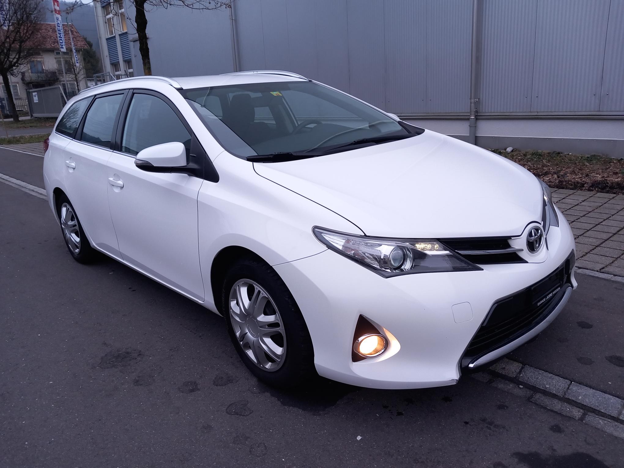 TOYOTA Auris Touring Sports 1.6 Luna