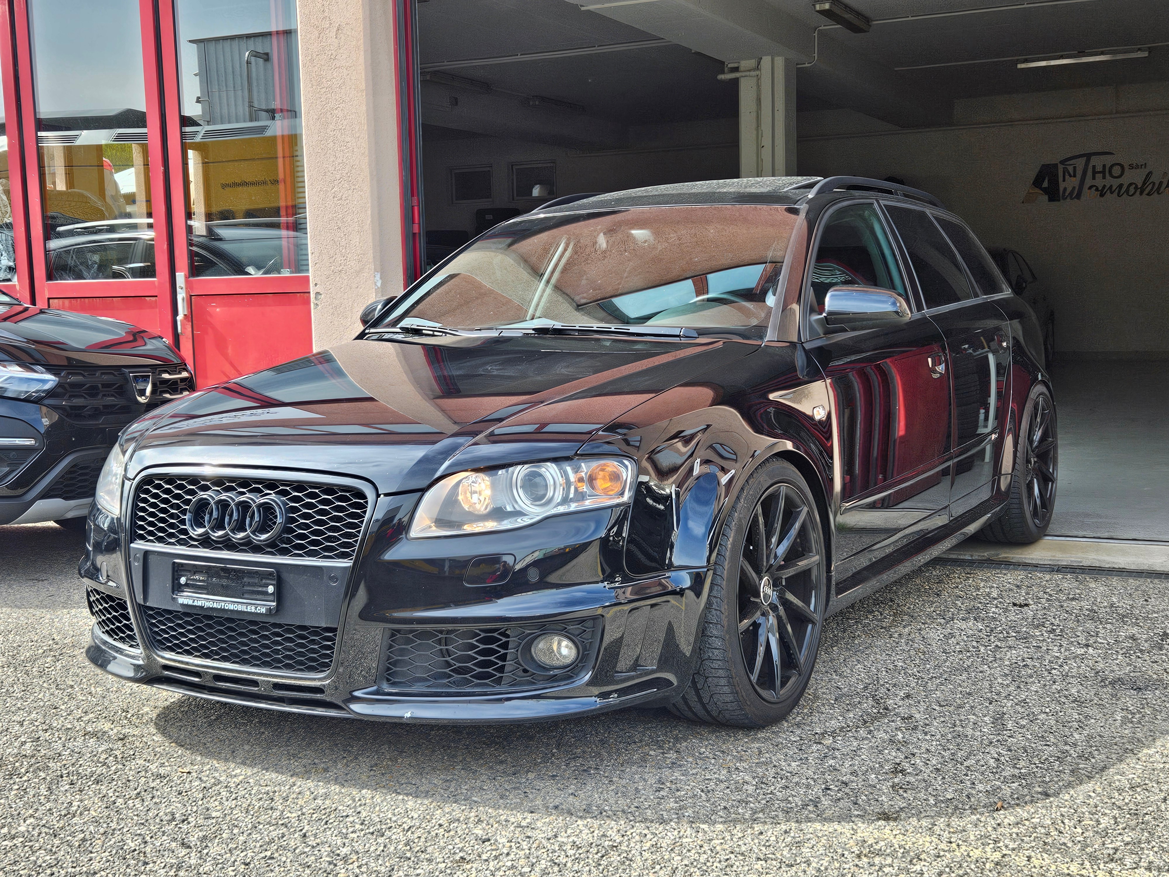 AUDI RS4 Avant 4.2 V8 quattro