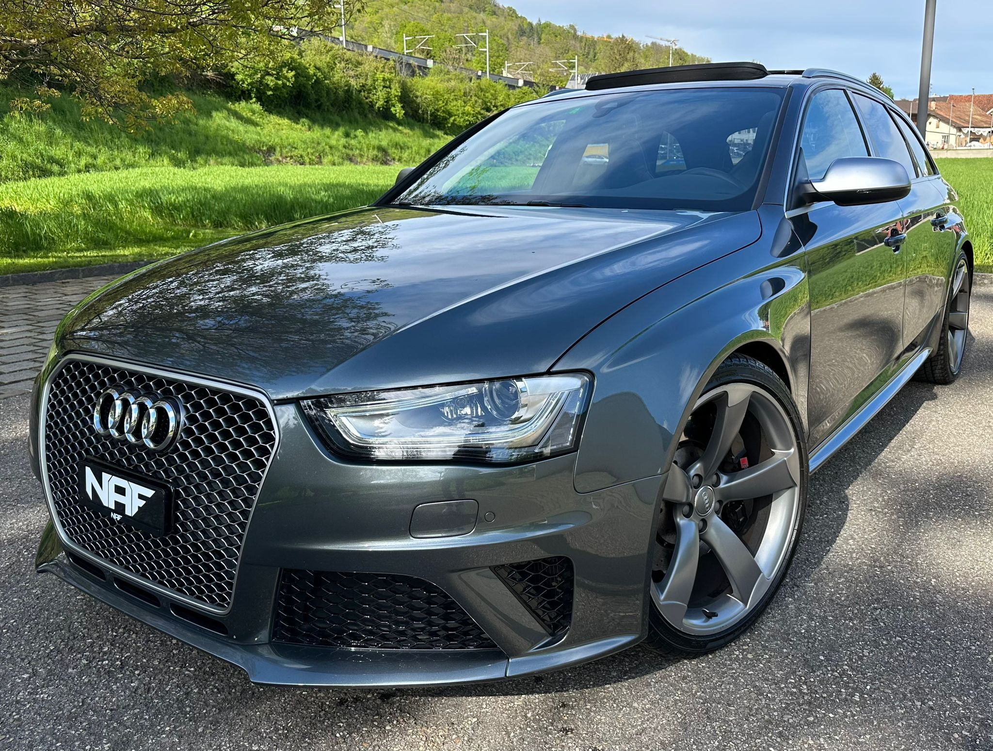 AUDI RS4 Avant 4.2 FSI V8 quattro S-tronic