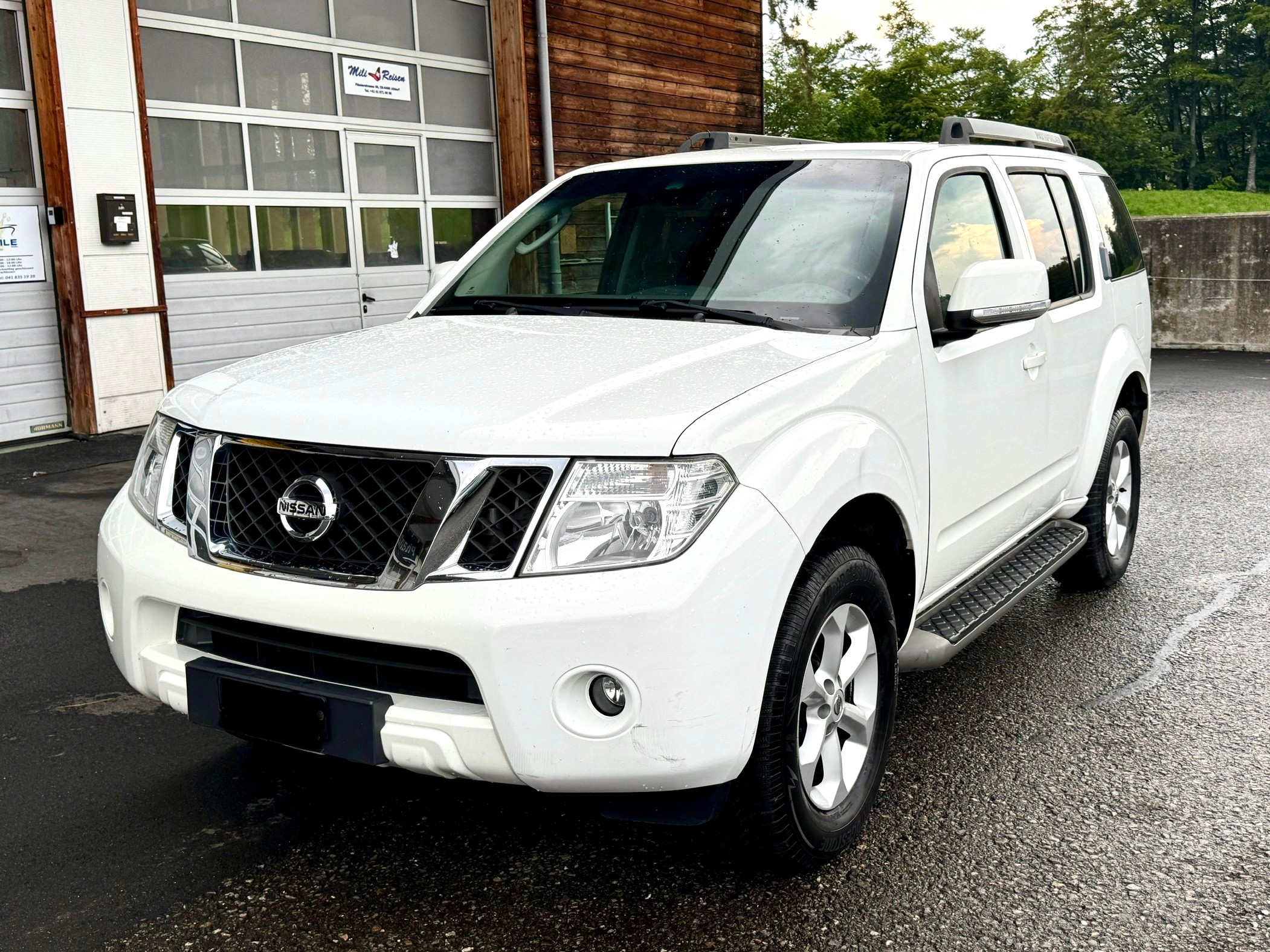 NISSAN Pathfinder 2.5 dCi SE Automatic