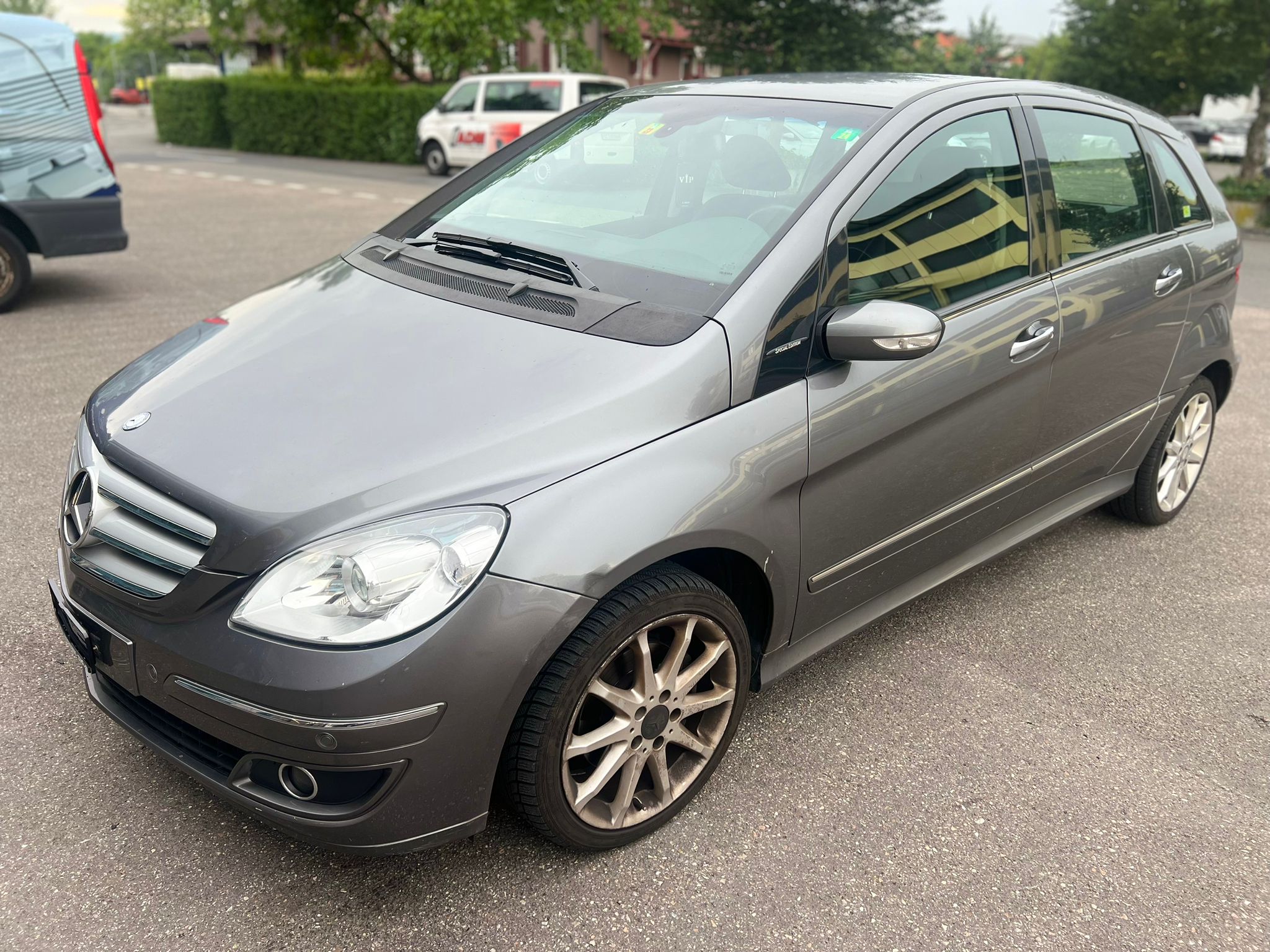 MERCEDES-BENZ B 200