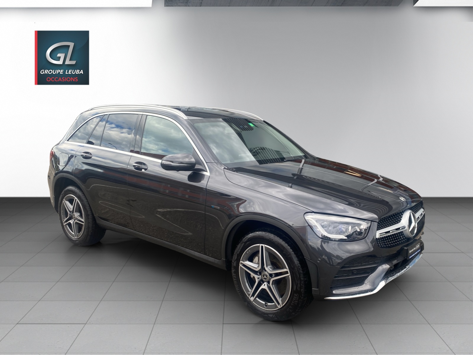 MERCEDES-BENZ GLC 300 e AMG Line 4Matic