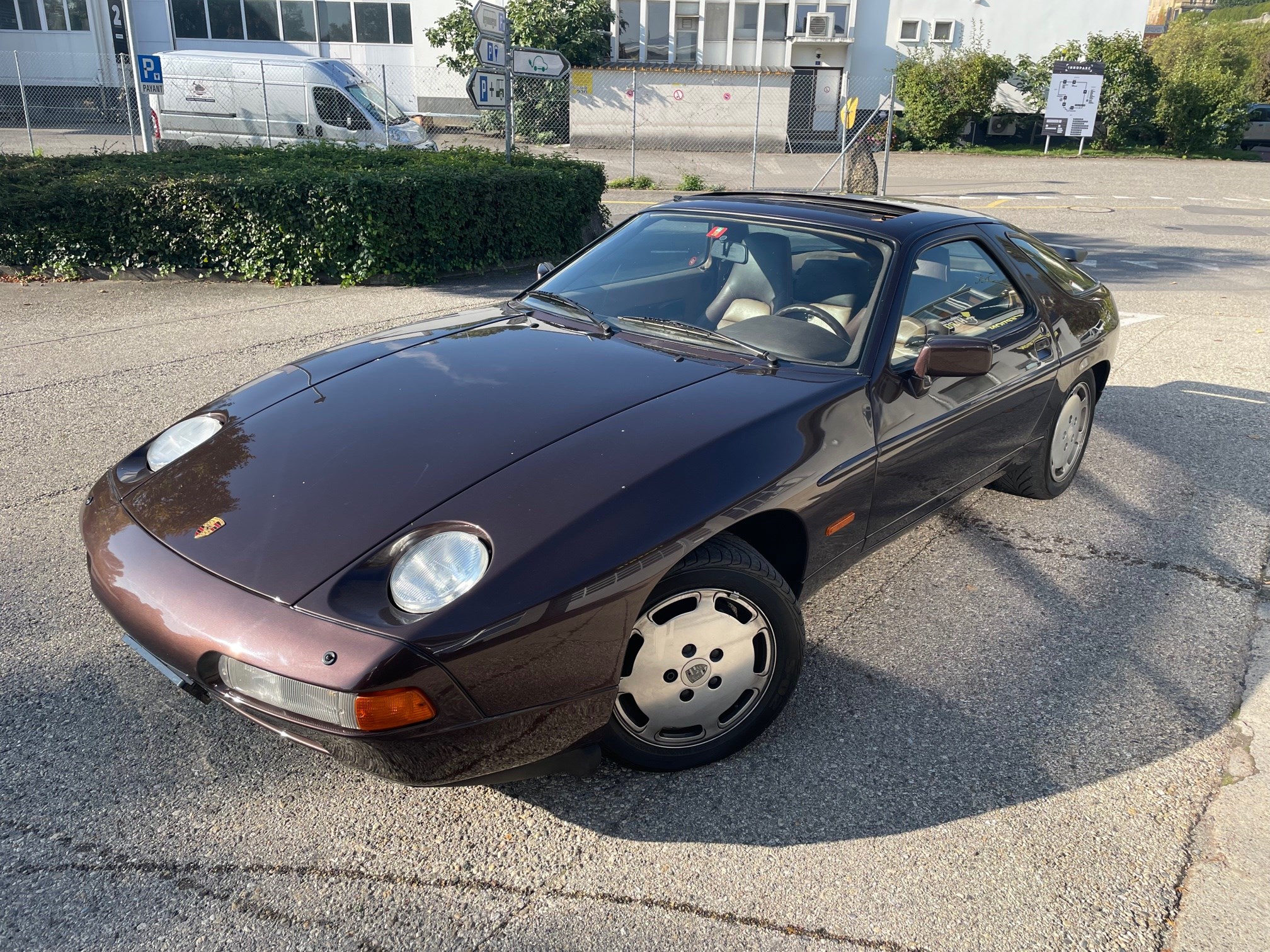 PORSCHE 928 S4