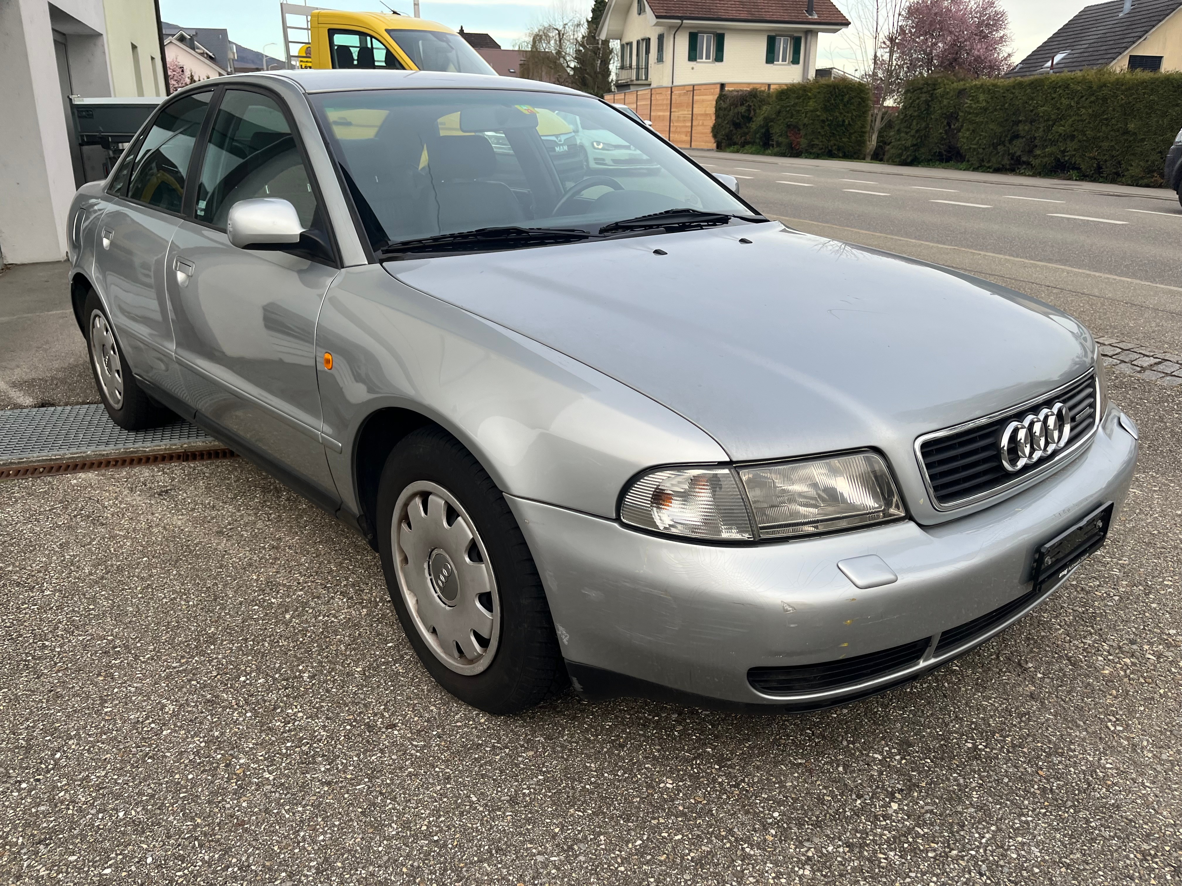 AUDI A4 2.8 quattro Advance