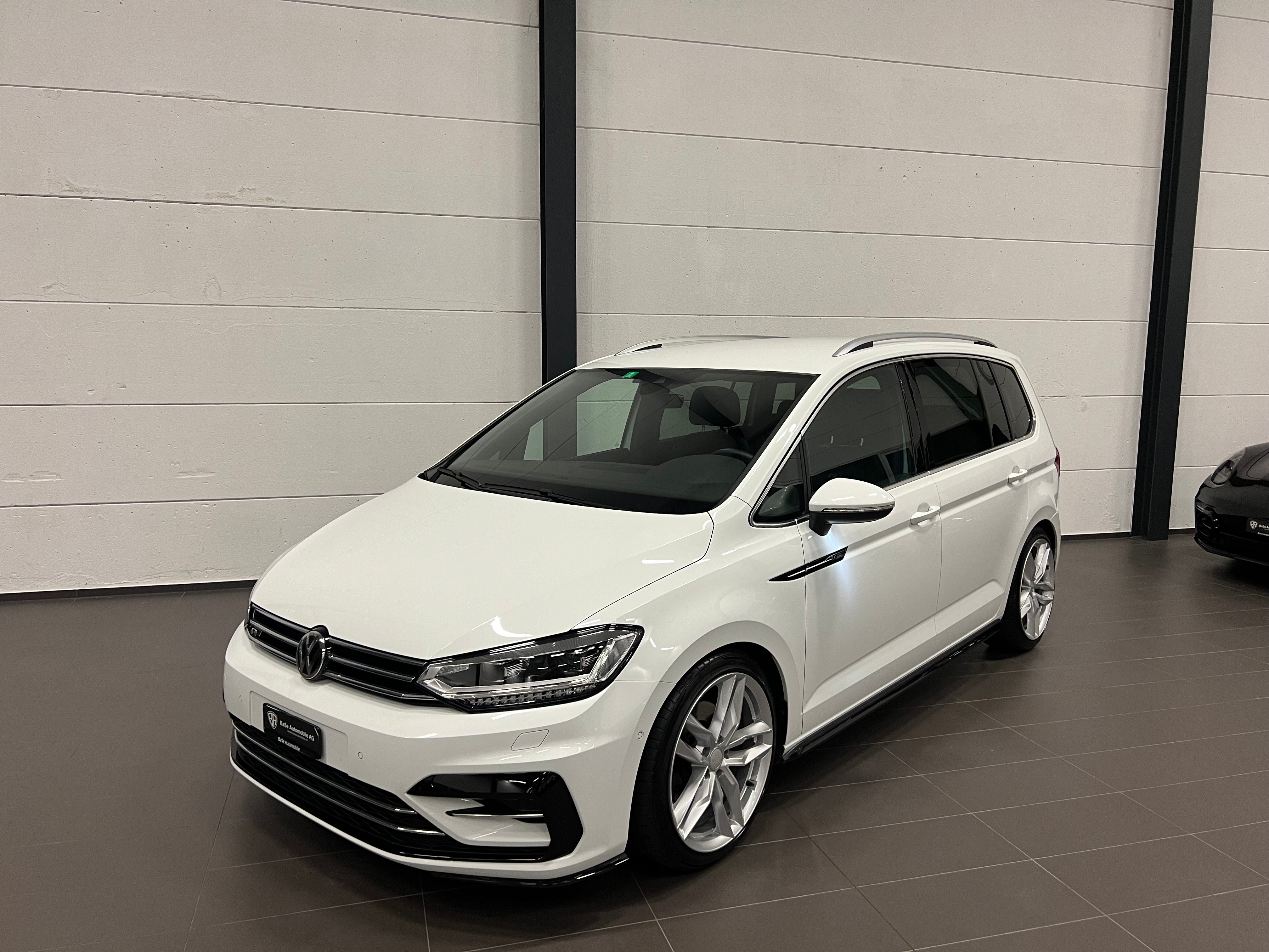 VW Touran 2.0 TDI BlueMotion Technology Highline DSG R LINE