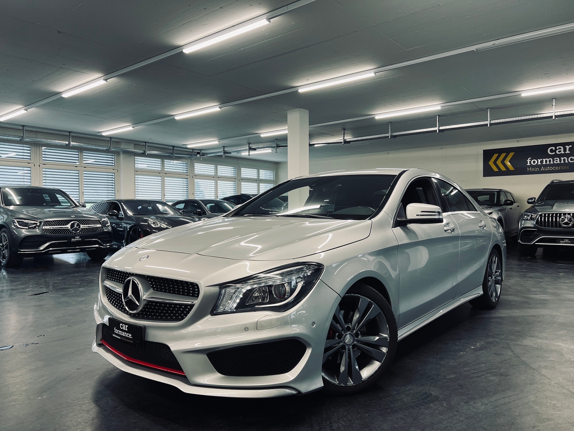 MERCEDES-BENZ CLA 200 AMG Line