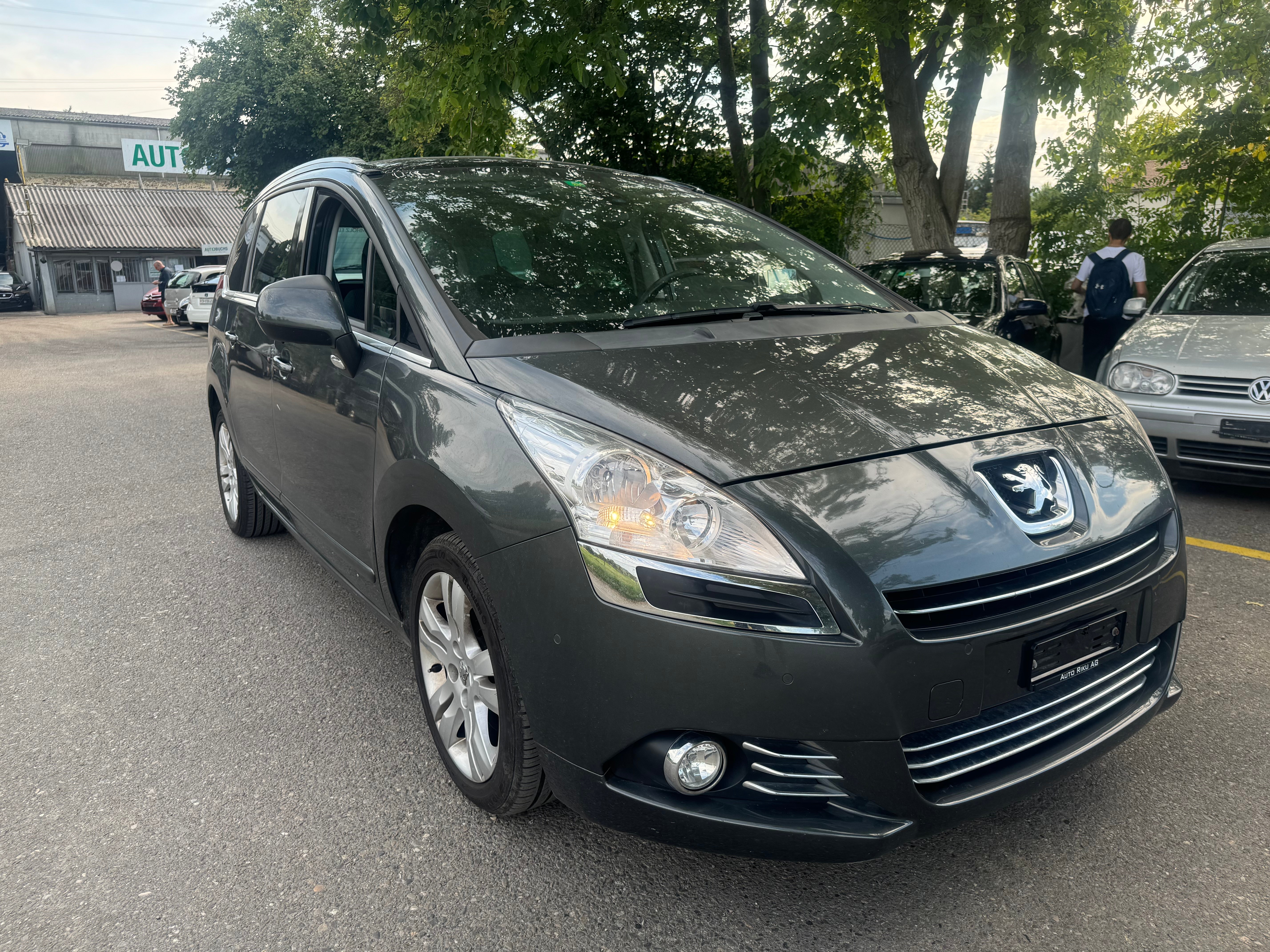 PEUGEOT 5008 1.6 16V T Allure Automatic