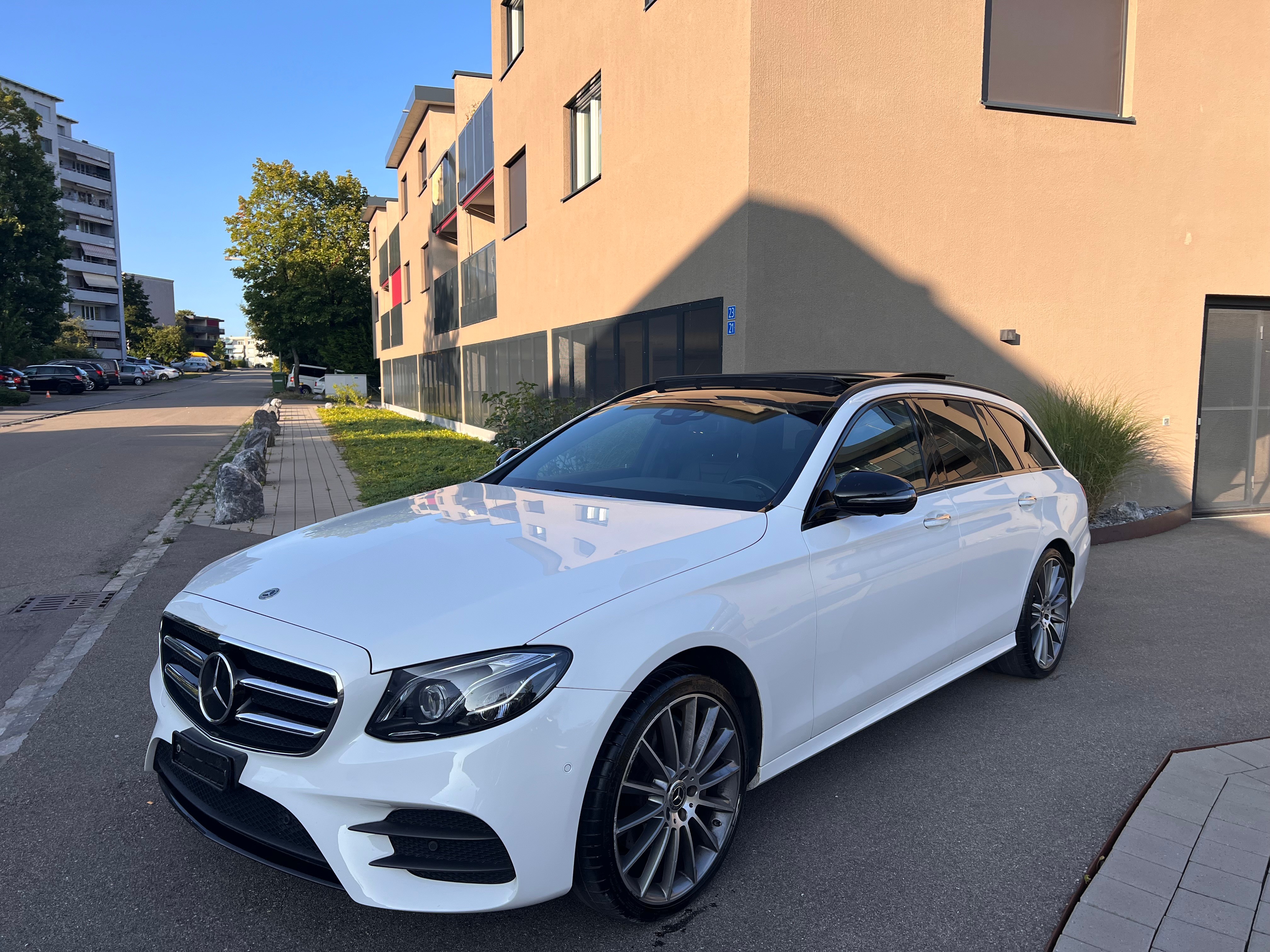 MERCEDES-BENZ E 220 d AMG Line 4Matic 9G-Tronic