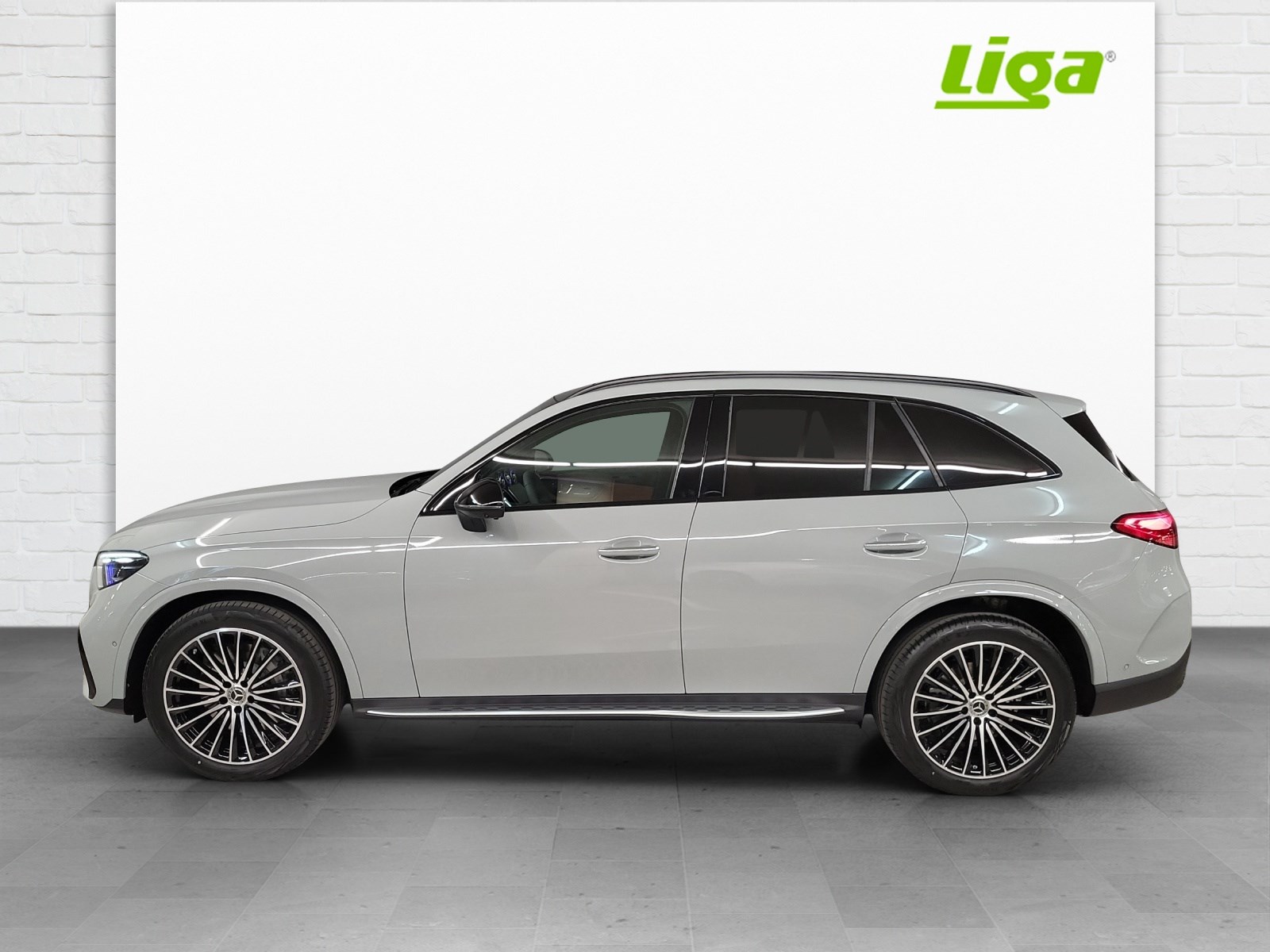 MERCEDES-BENZ GLC 300 AMG Line 4matic