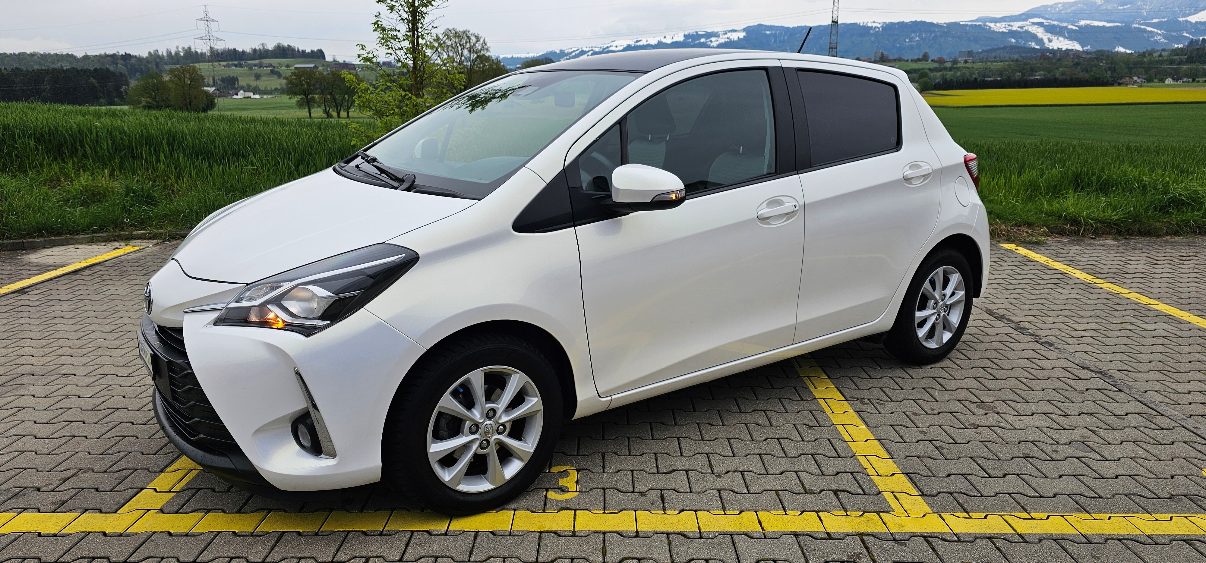 TOYOTA Yaris 1.5 Active