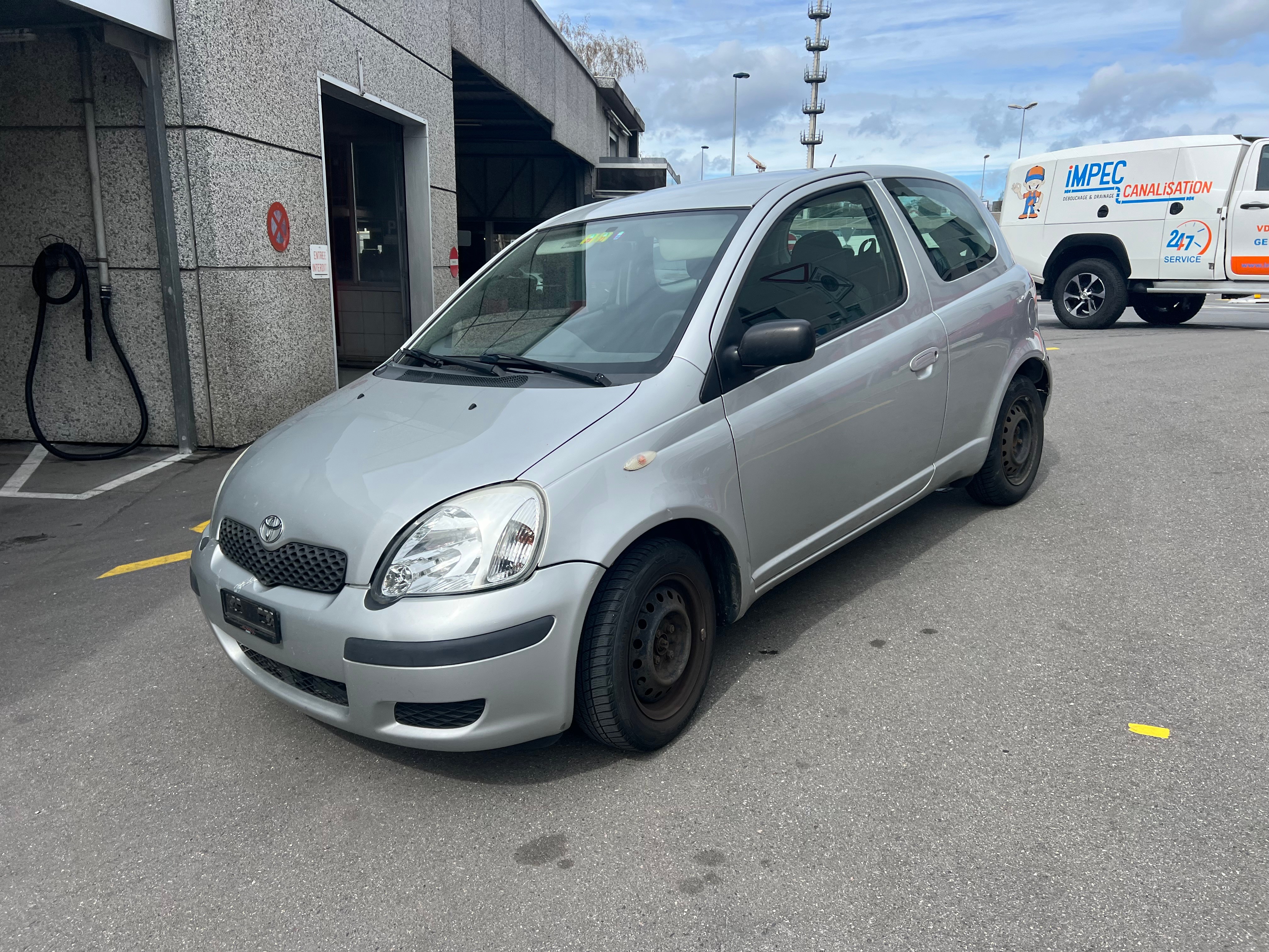 TOYOTA Yaris 1.0 Linea Terra