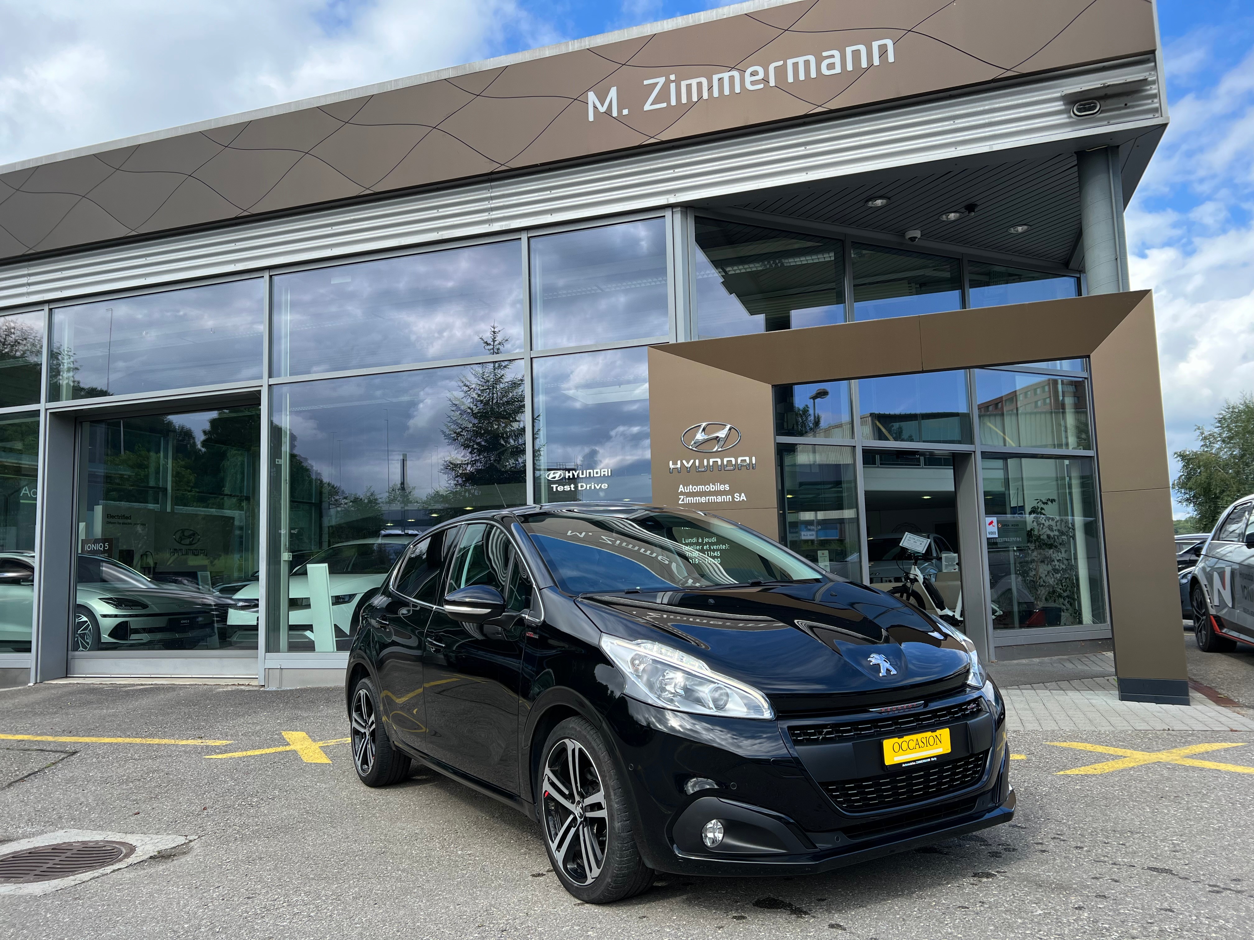 PEUGEOT 208 1.2 PureTech GT Line