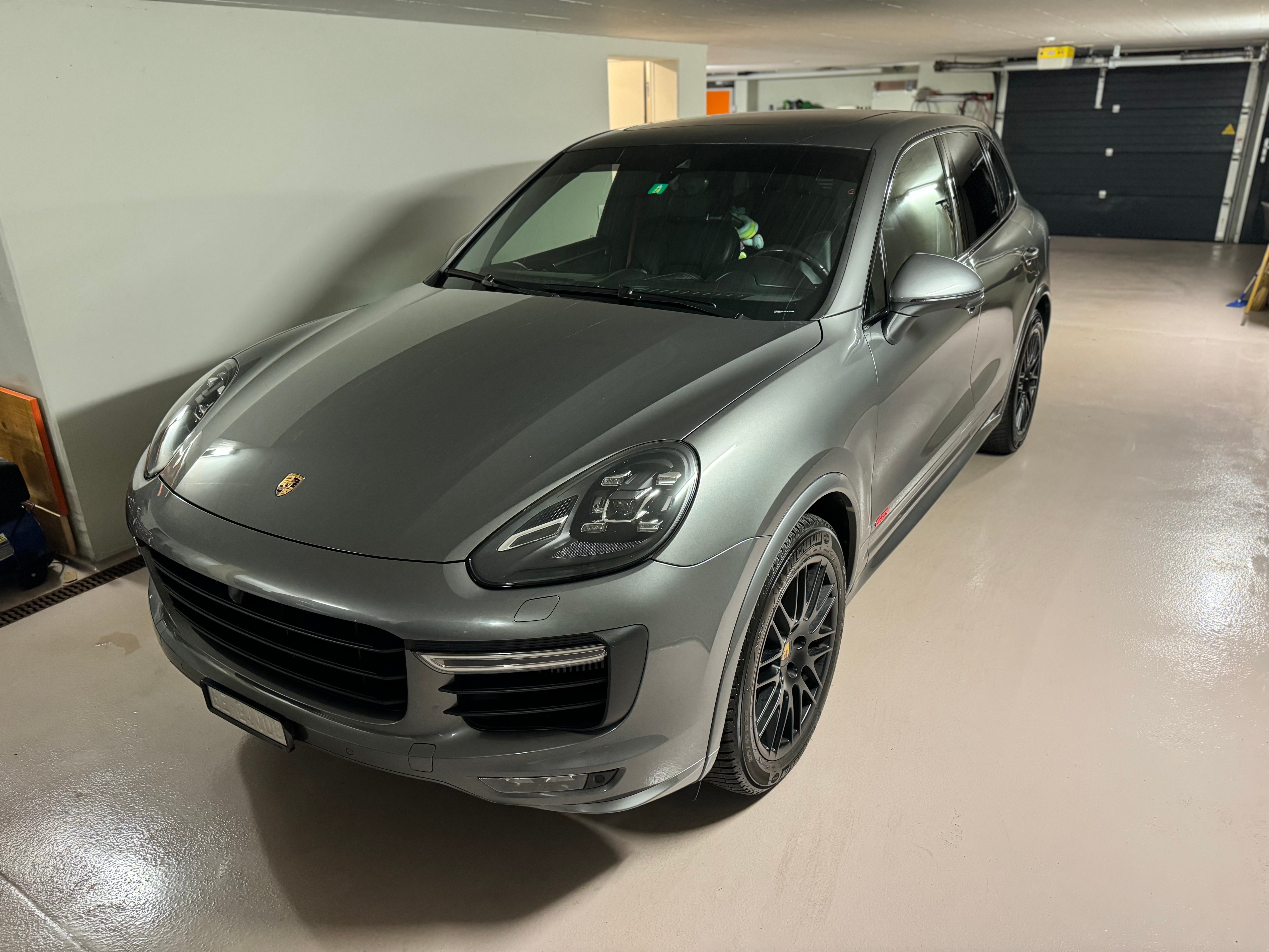 PORSCHE Cayenne GTS