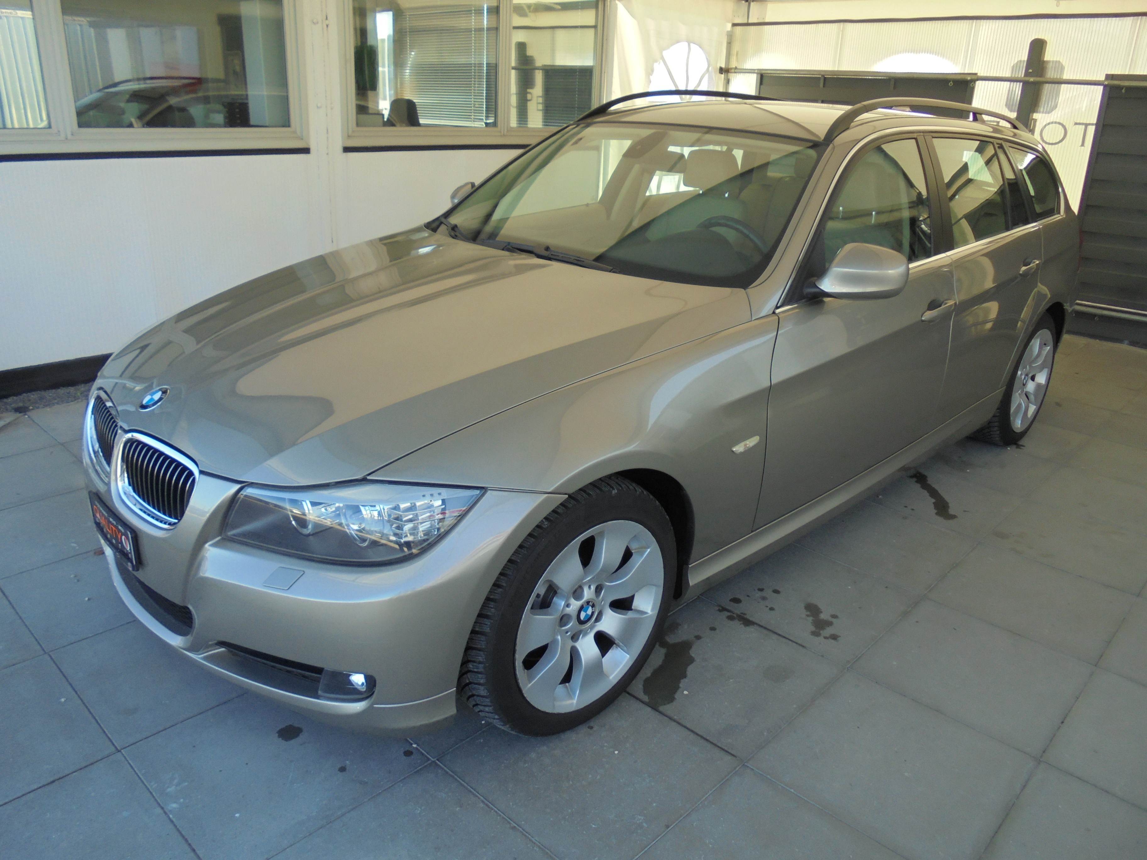 BMW 325i xDrive Touring Steptronic