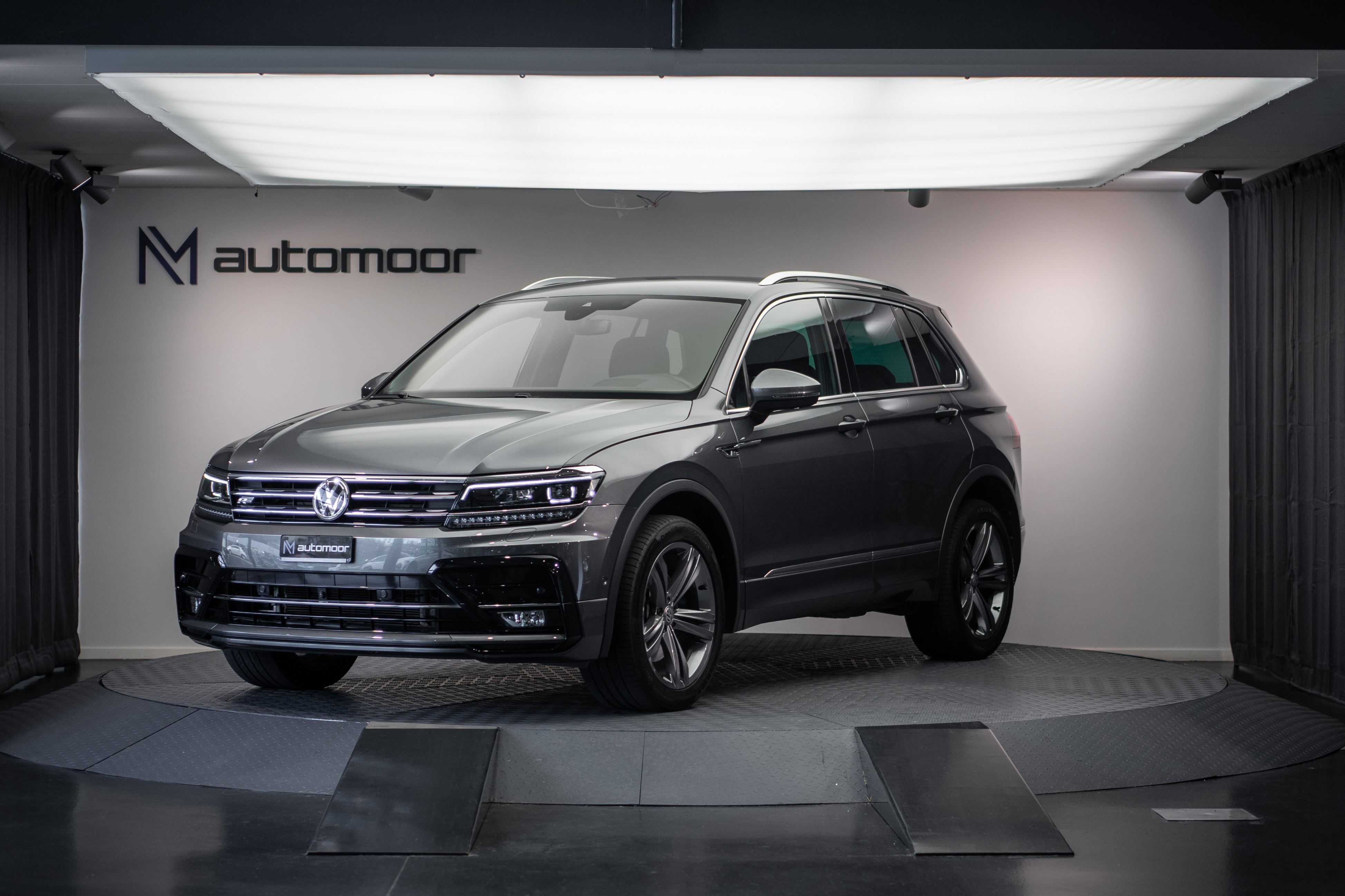 VW Tiguan 2.0 TDI SCR Highline 4Motion DSG *R-Line* *AHK*