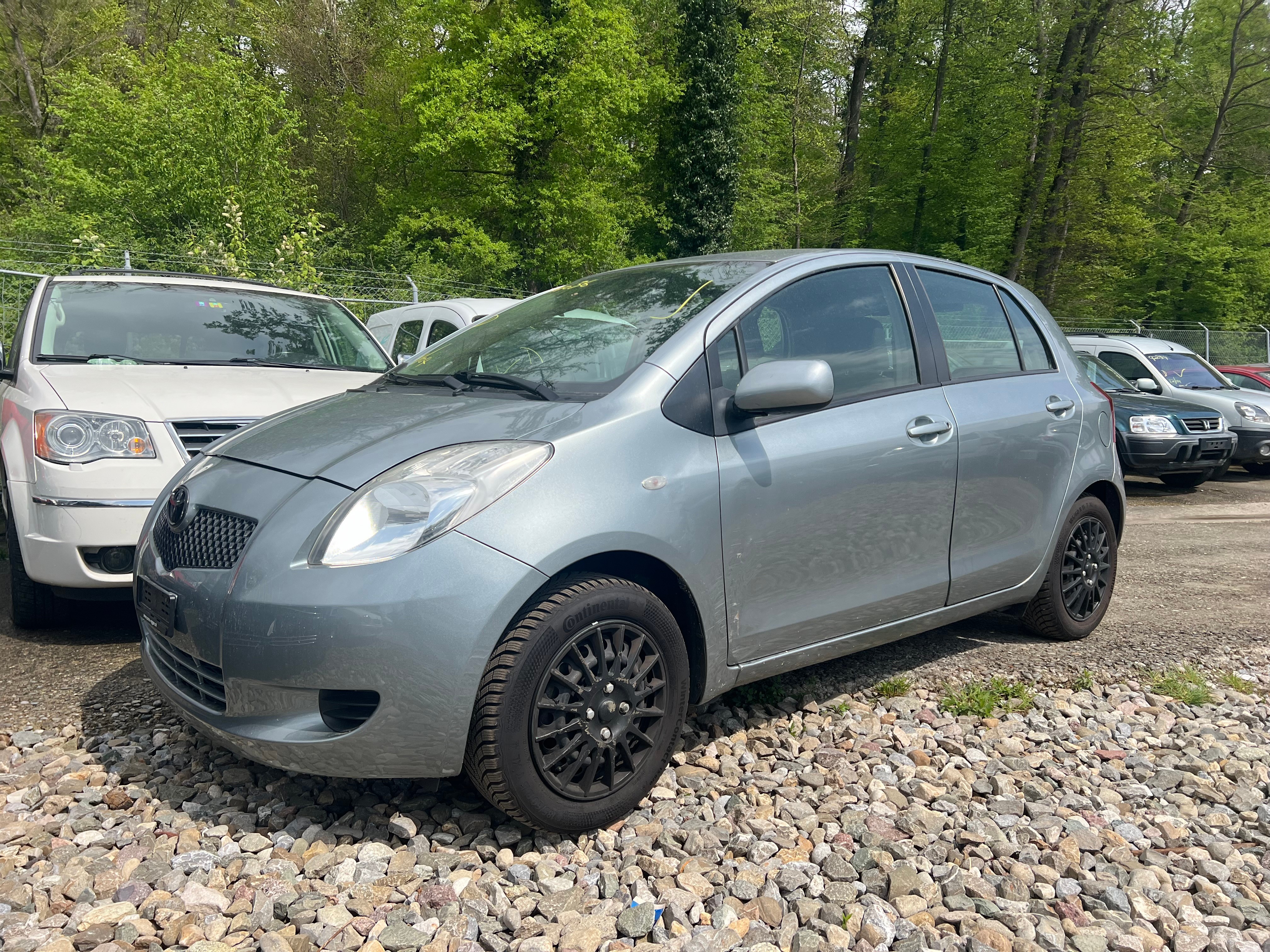 TOYOTA Yaris 1.0 Linea Luna