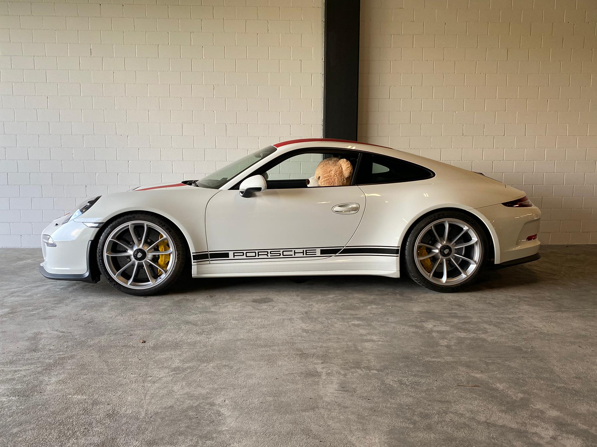 PORSCHE 911 R 