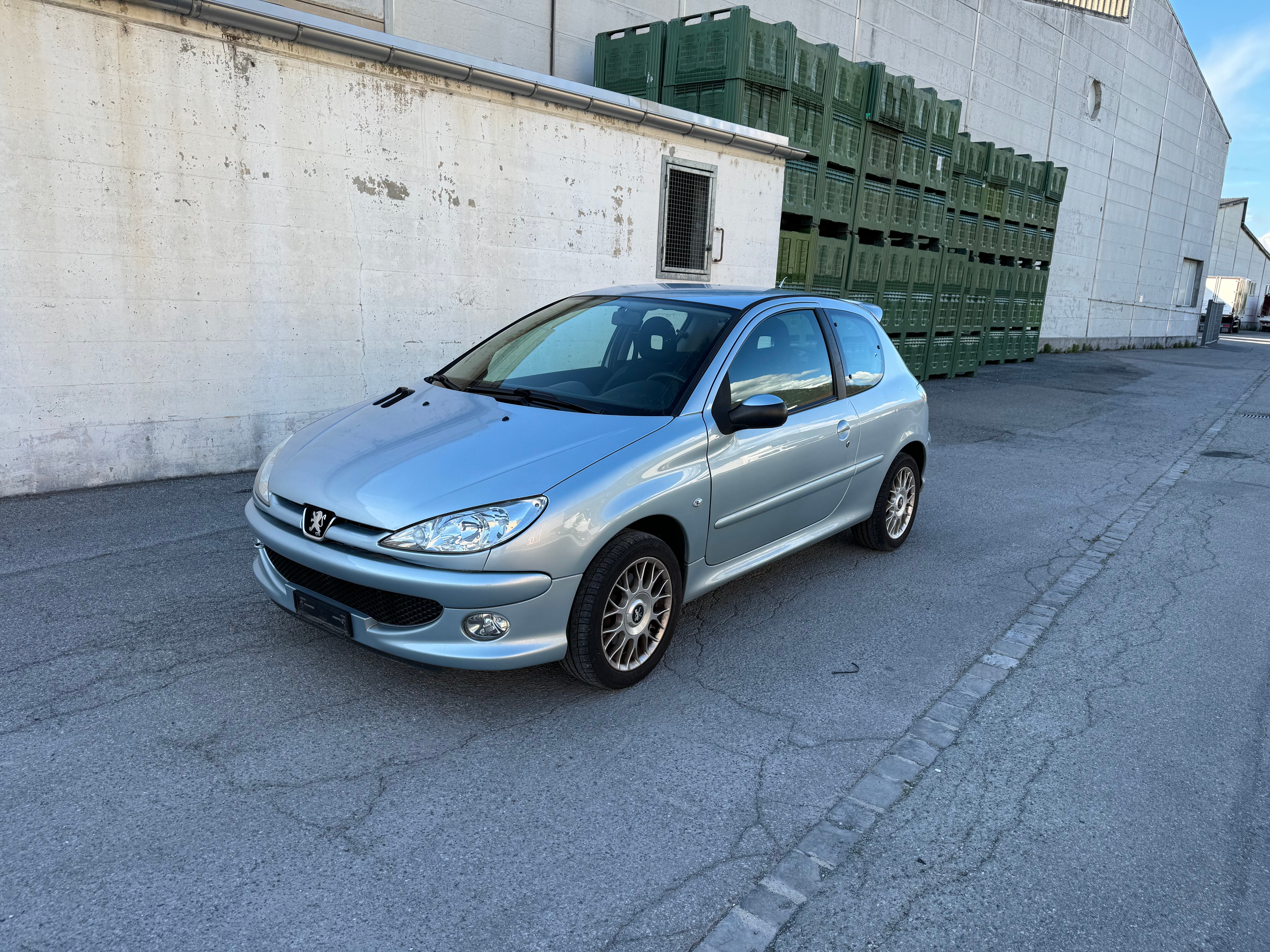 PEUGEOT 206 1.6 16V Quiksilver