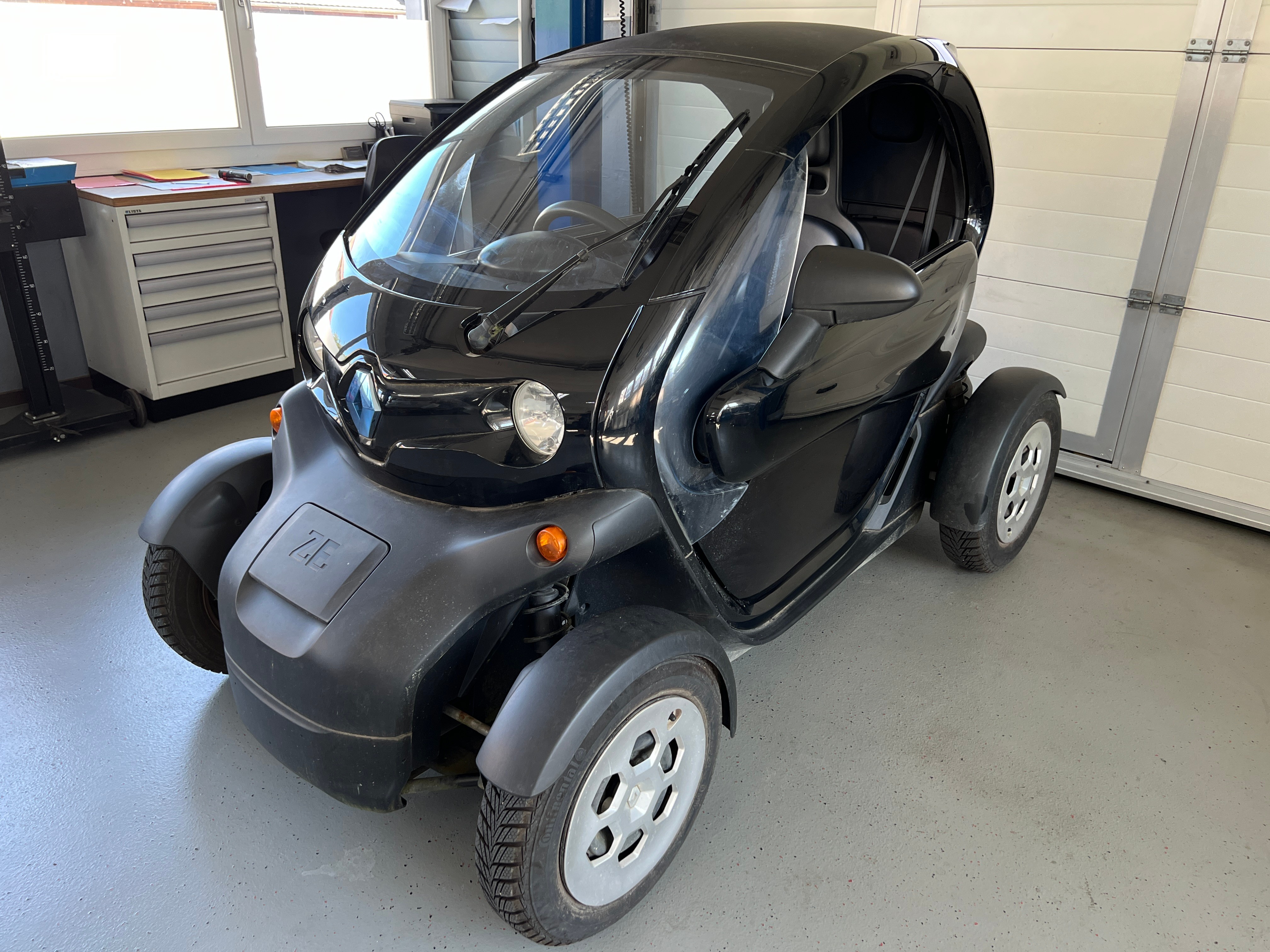 RENAULT Twizy Z.E. 45 km/h Leichtmotorfahrzeug incl. Battery