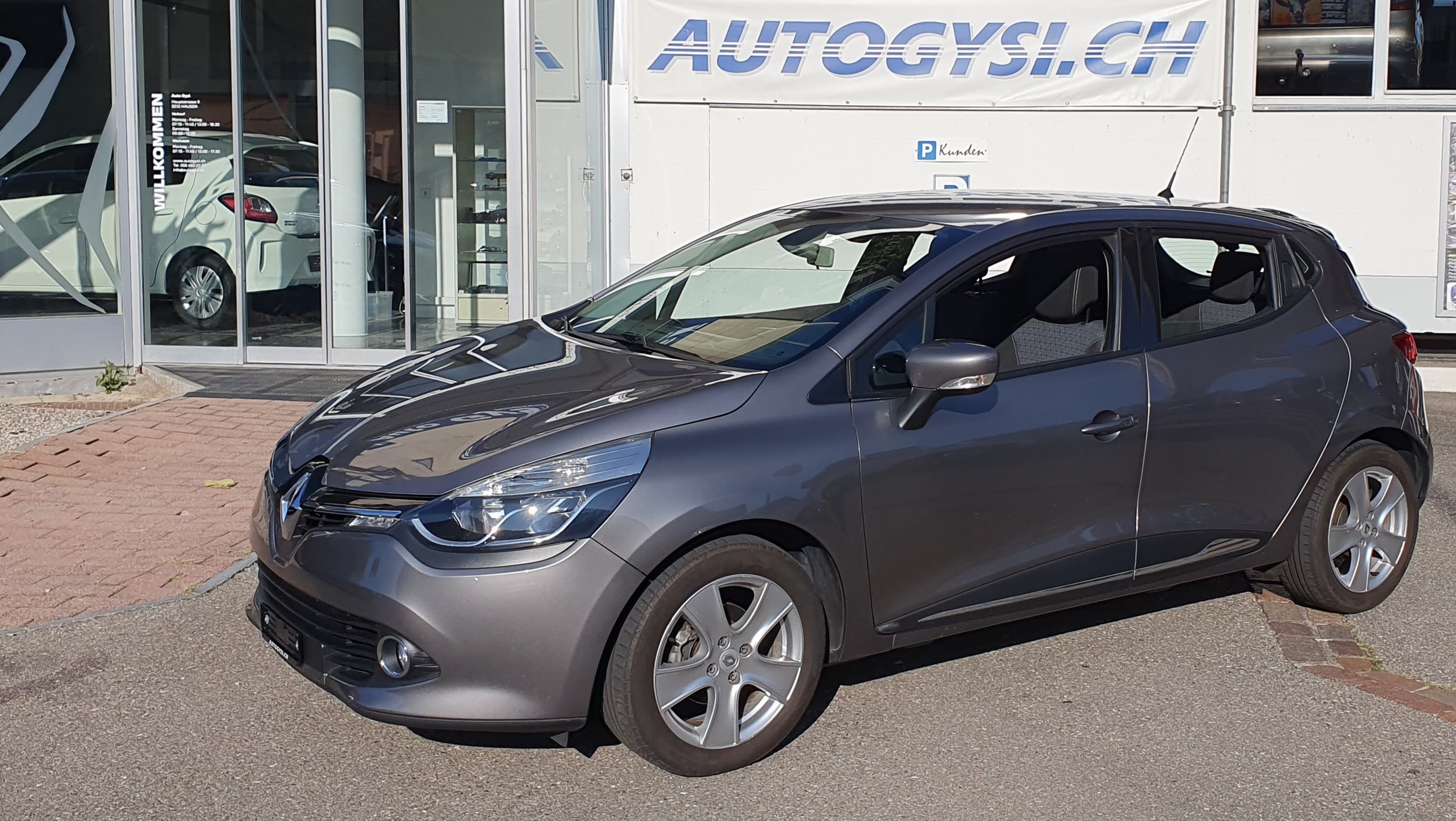 RENAULT Clio 0.9 Helvetia frisch ab MFK