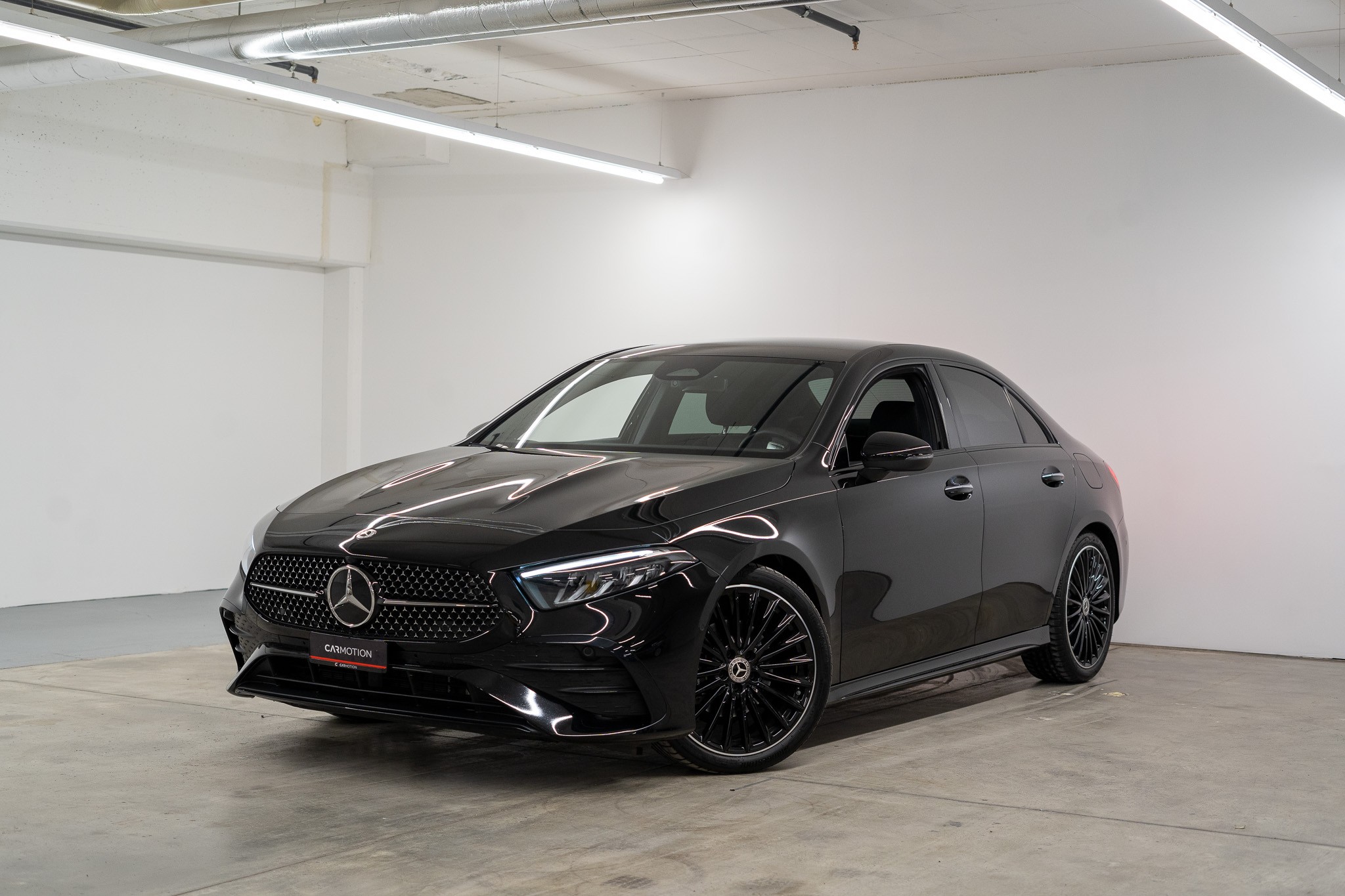 MERCEDES-BENZ A 200 AMG Line Limousine *FACE LIFT*