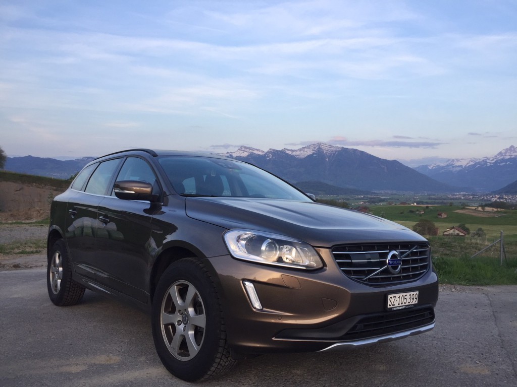 VOLVO XC60 D4 AWD Summum R-Design Geartronic