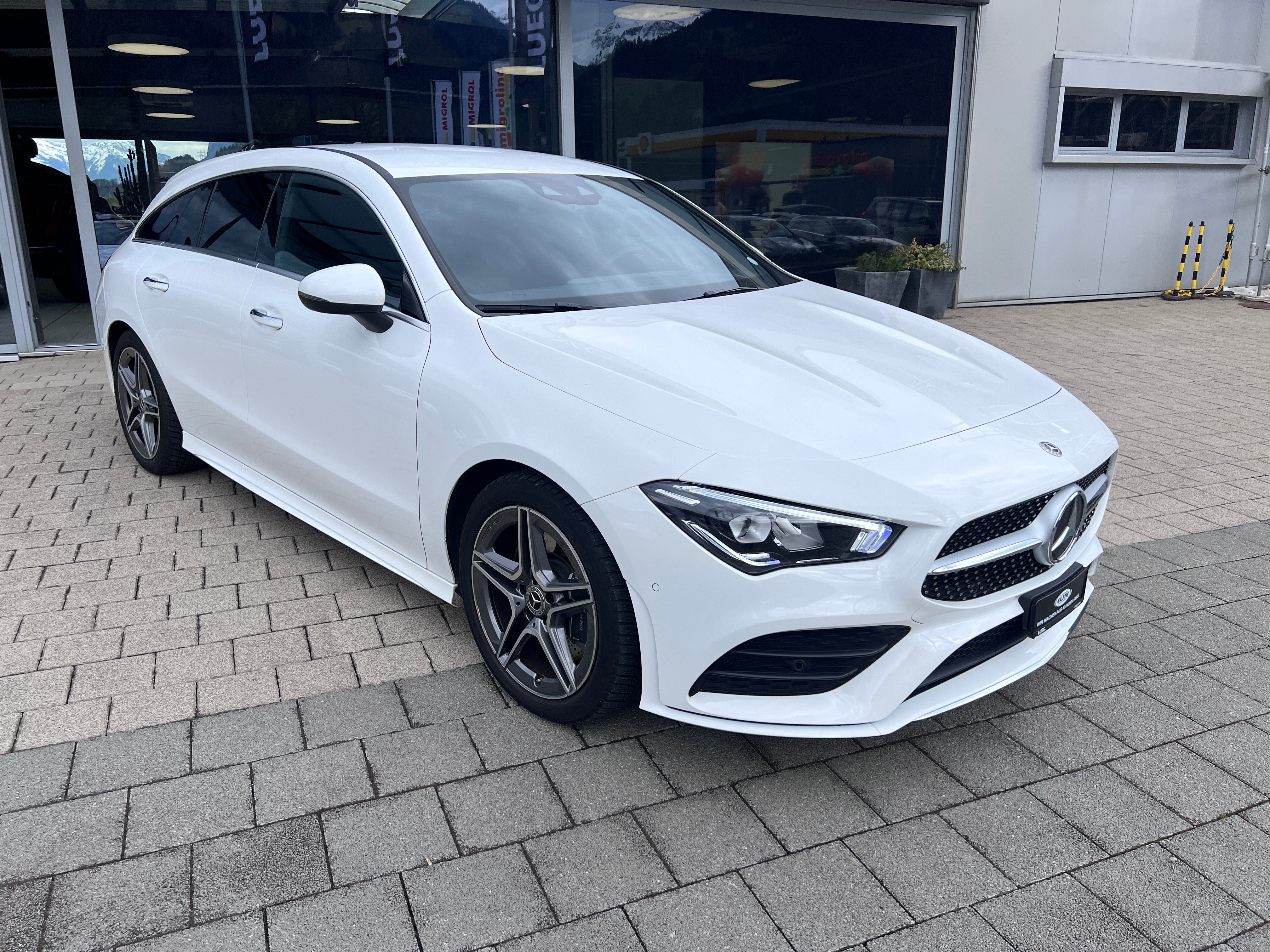 MERCEDES-BENZ CLA Shooting Brake 250 4Matic 7G-DCT AMG Line