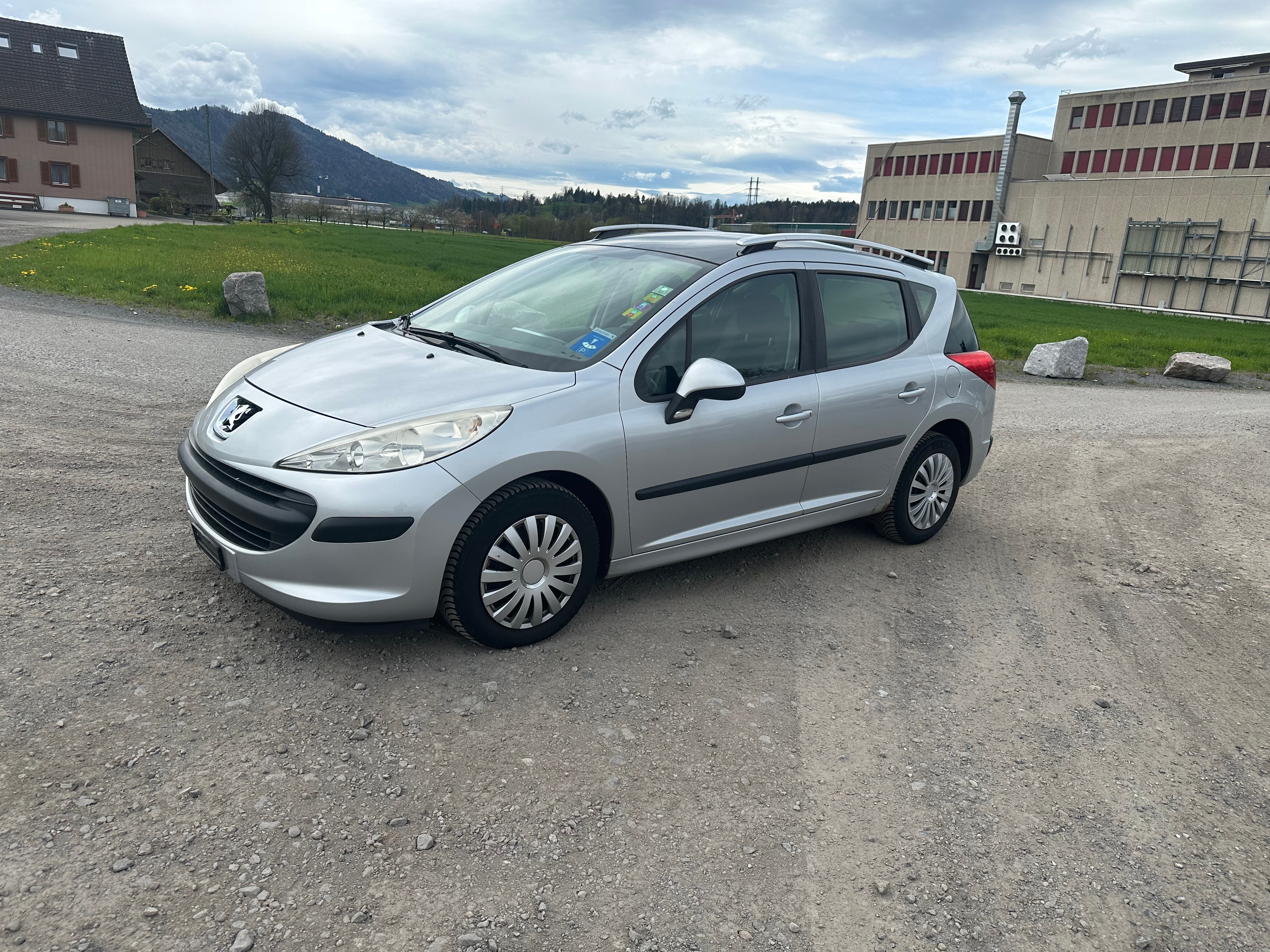 PEUGEOT 207