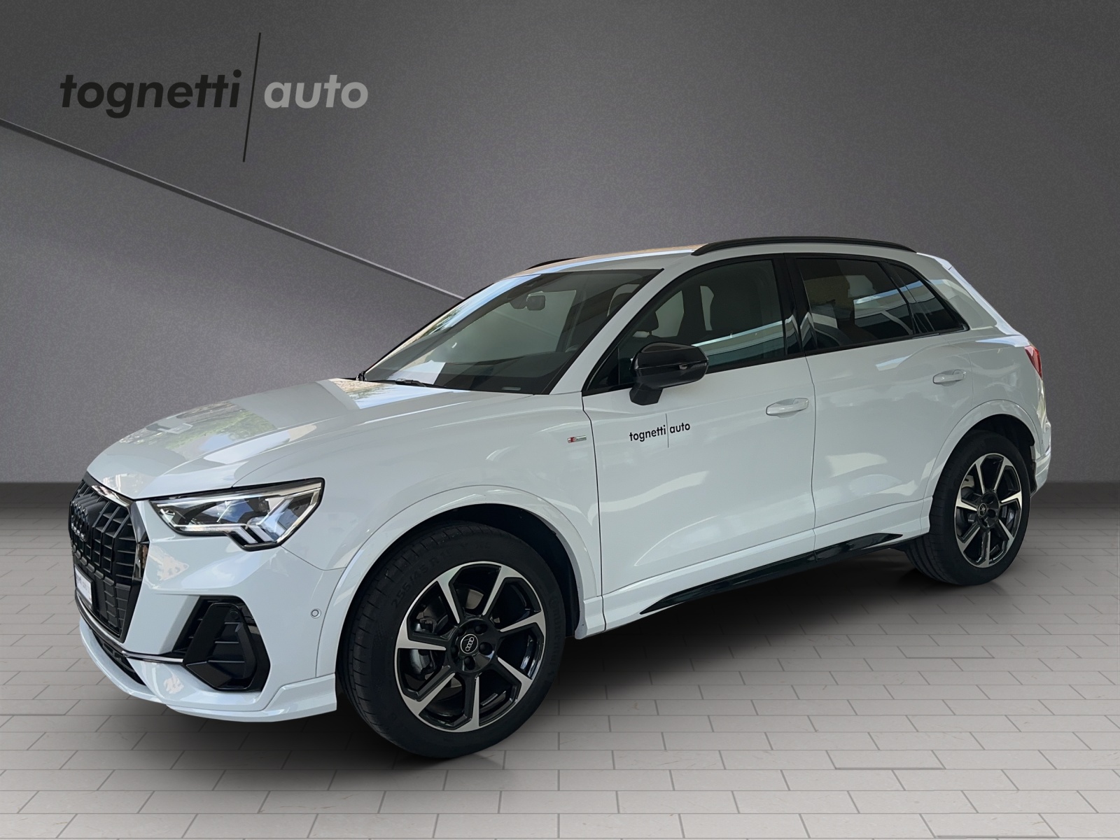 AUDI Q3 35 TFSI S line Attraction