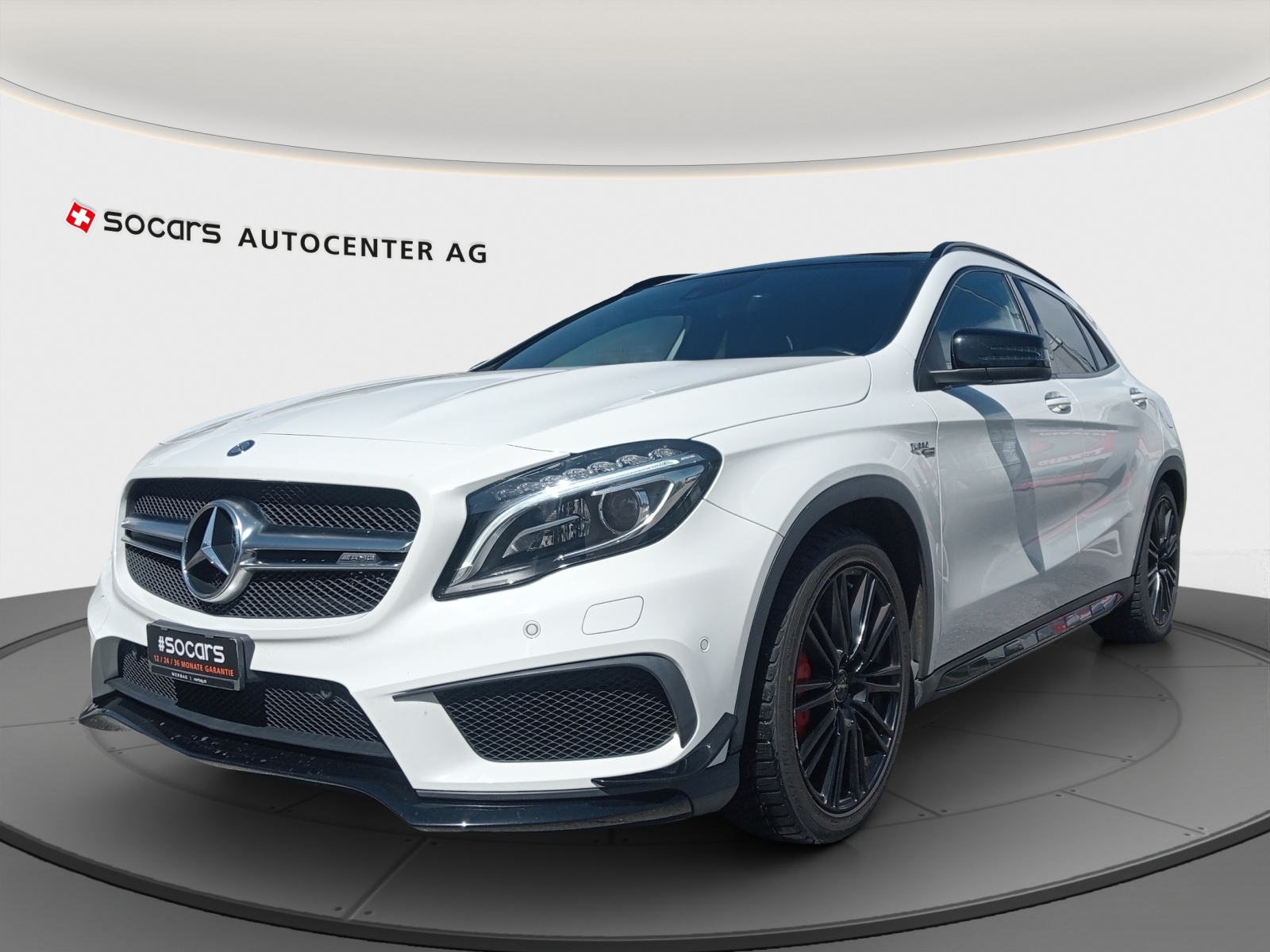 MERCEDES-BENZ GLA 45 AMG 4Matic 7G-DCT // AMG Heckflügel // AMG Performance-Abgasanlage // Sommerreifen NEU