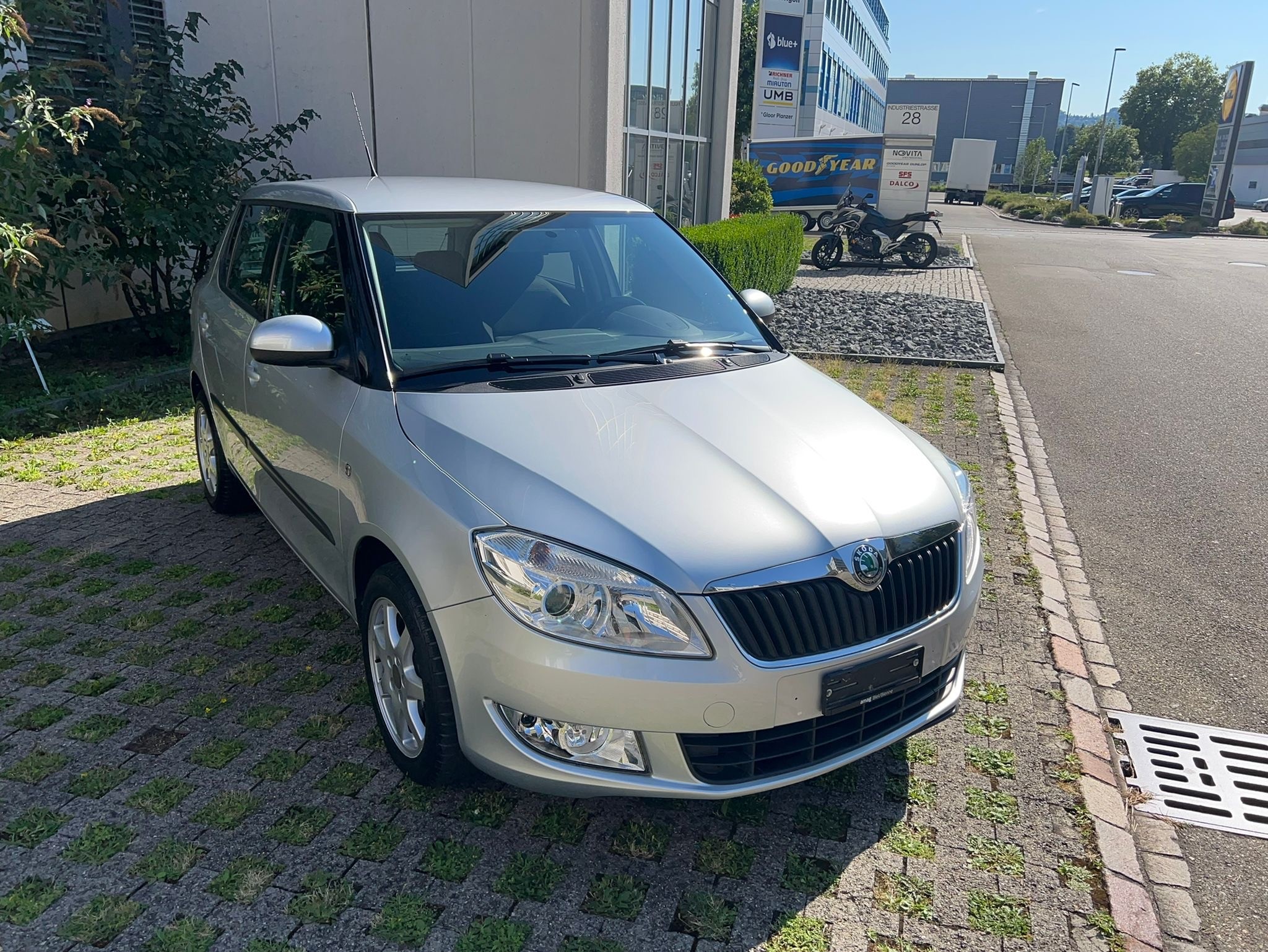 SKODA Fabia 1.2 TSI Ambiente DSG