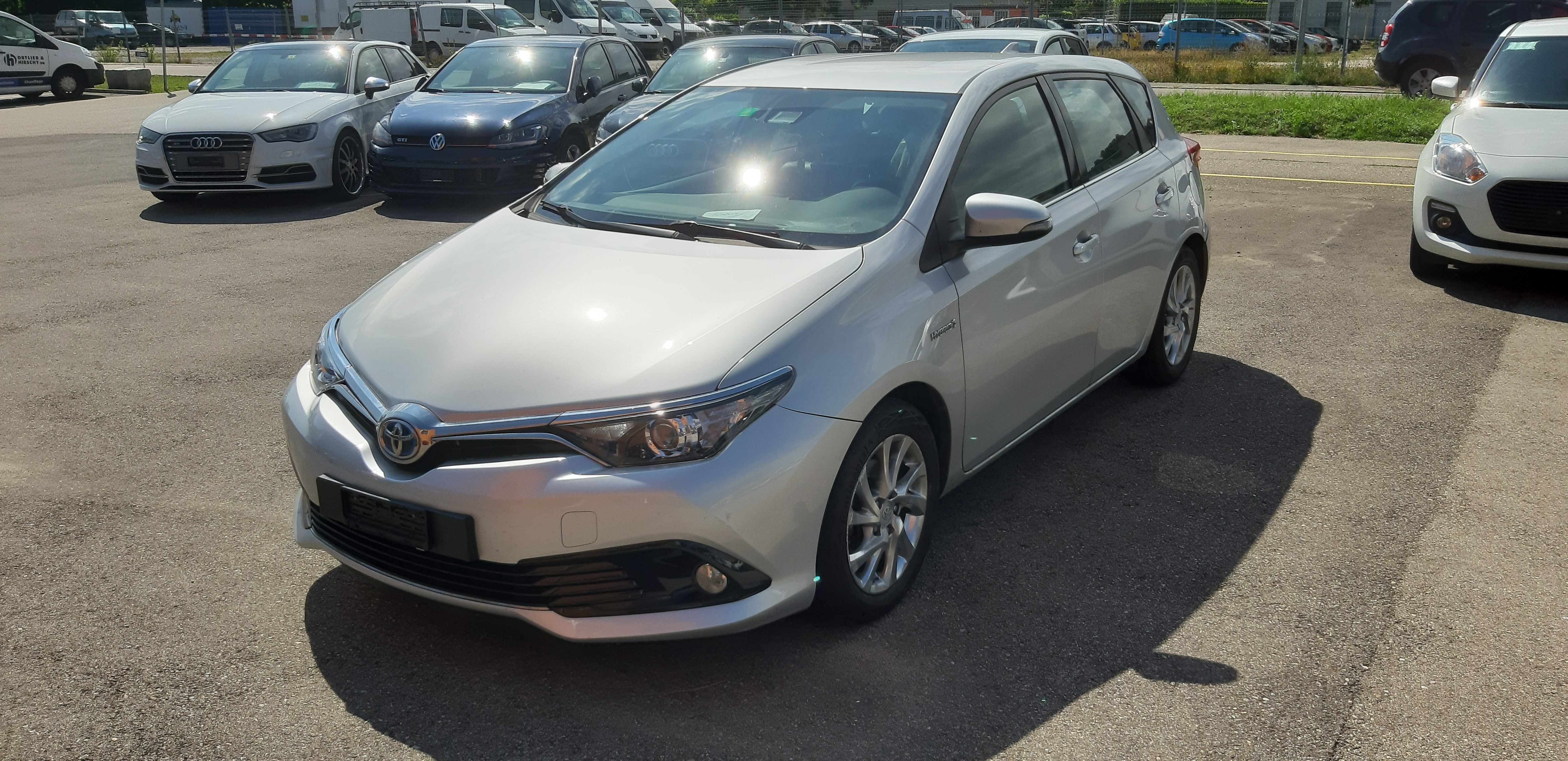 TOYOTA Auris 1.8 HSD Swiss Trend e-CVT