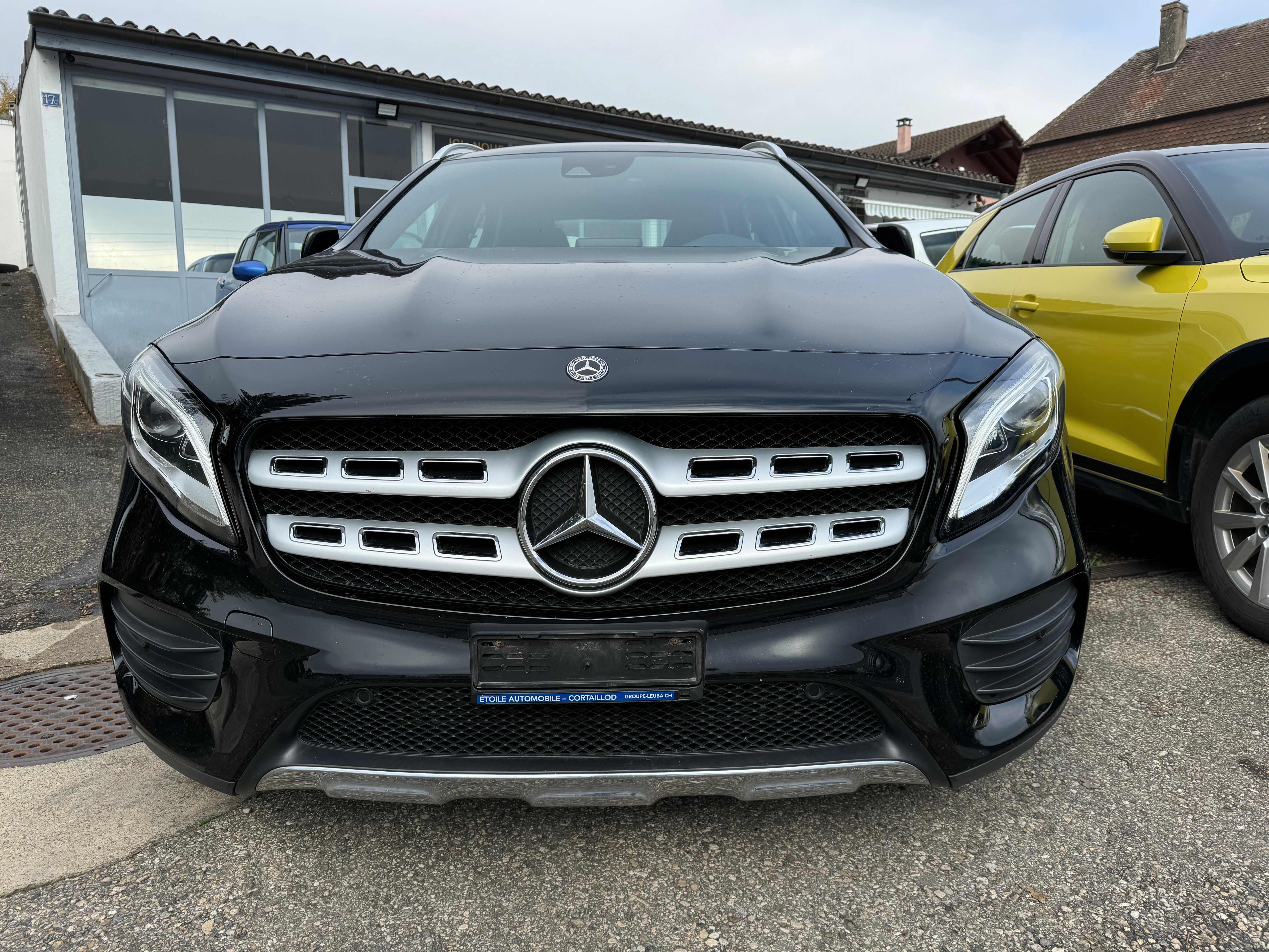 MERCEDES-BENZ GLA 180 AMG Line