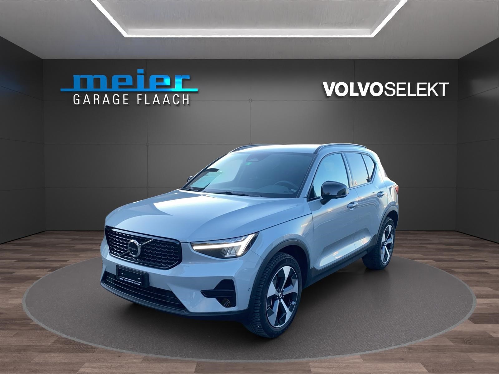 VOLVO XC40 2.0 B3 MH Plus Dark