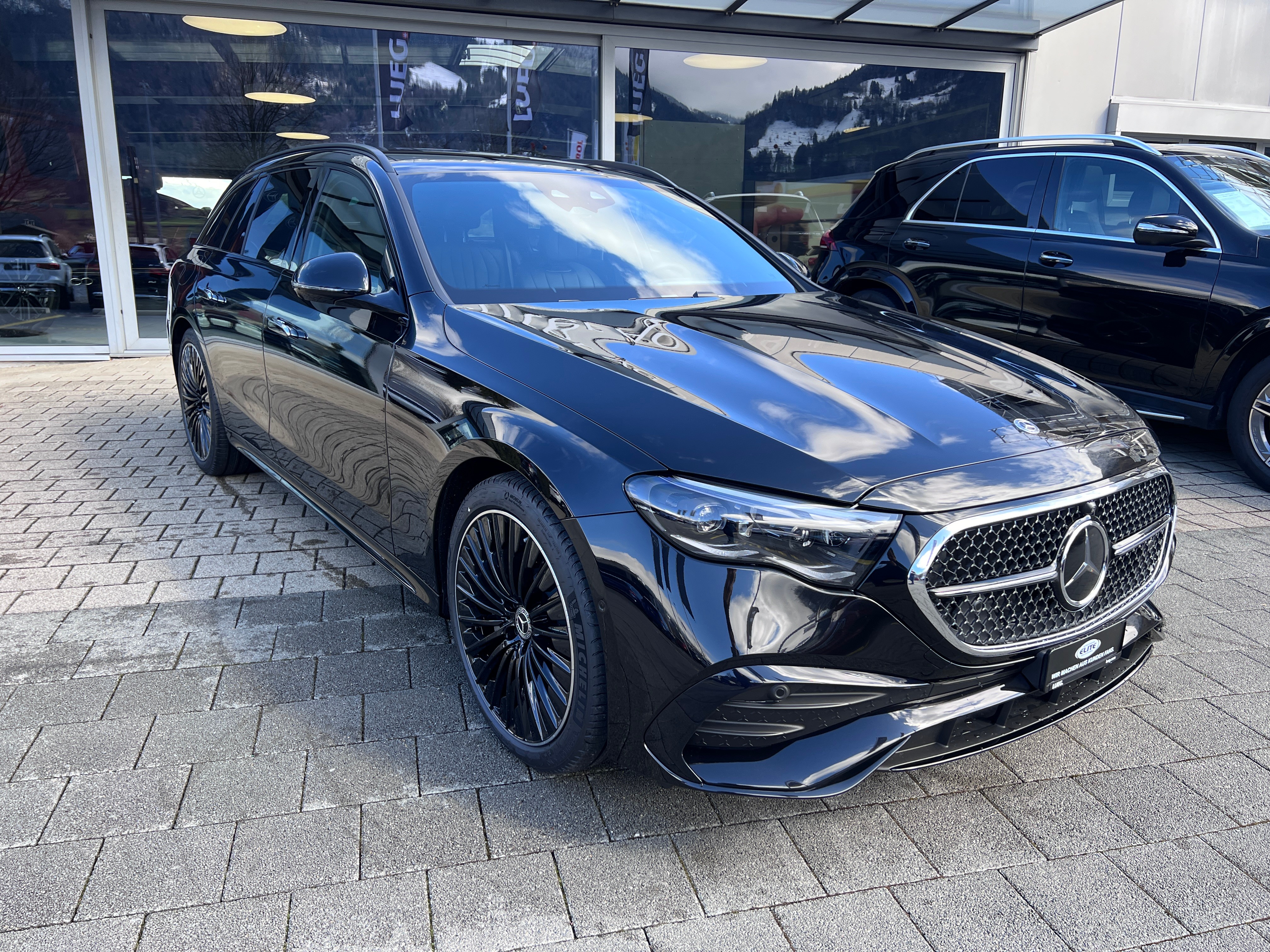 MERCEDES-BENZ E 220 d T 4Matic AMG Line 9G-Tronic