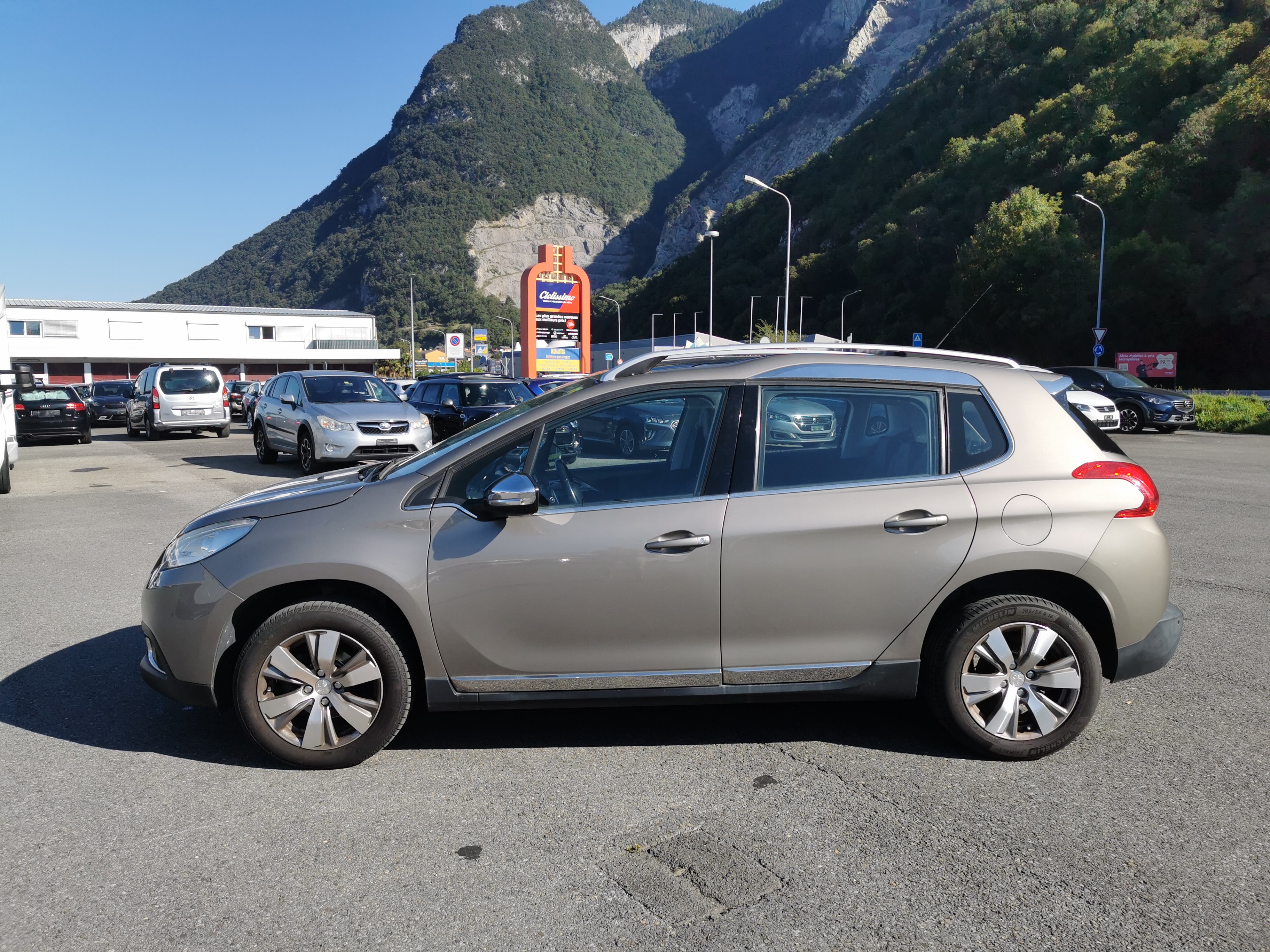 PEUGEOT 2008 1.2 VTI Allure ETG5