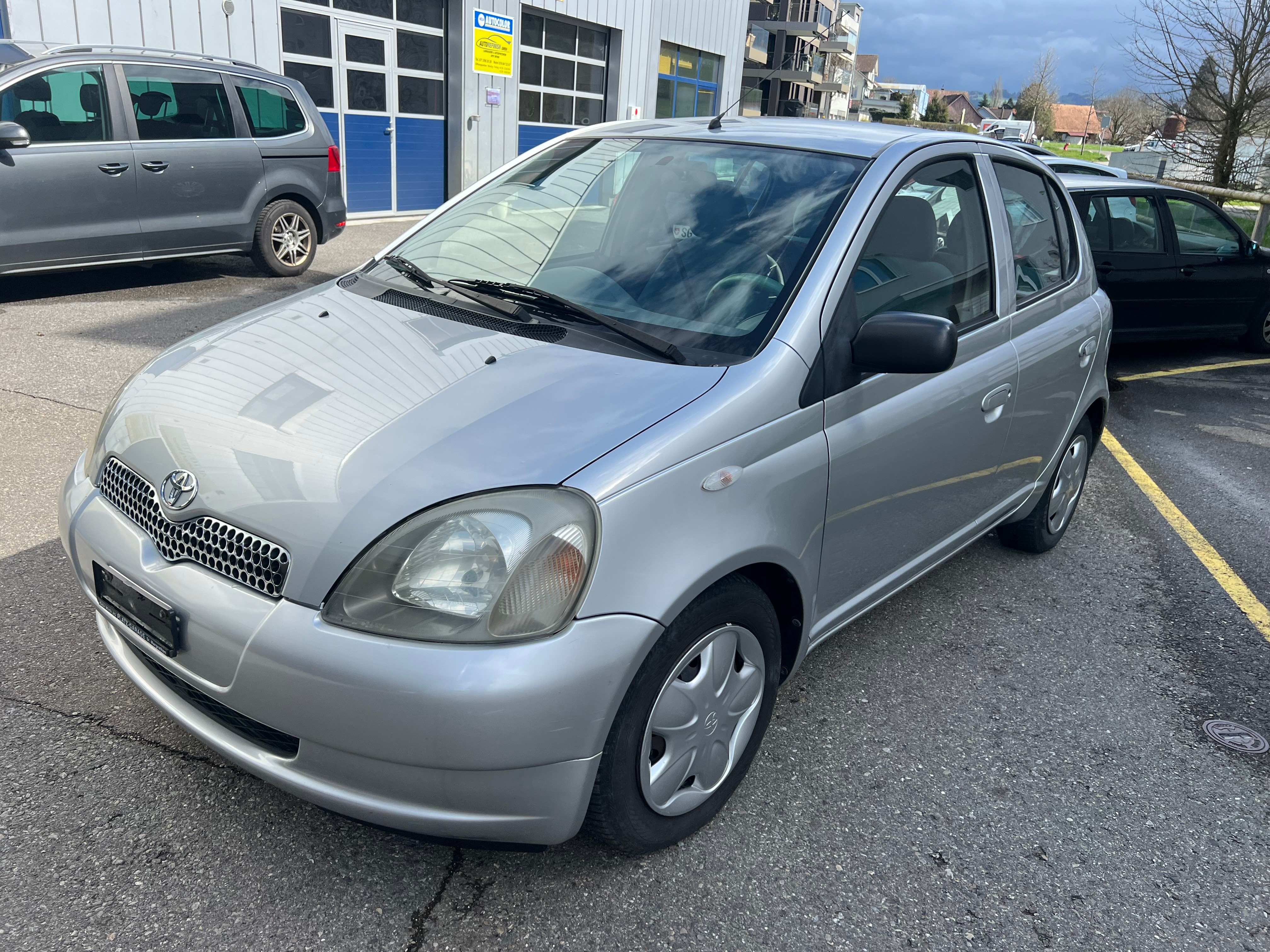 TOYOTA Yaris 1.0 Linea Terra