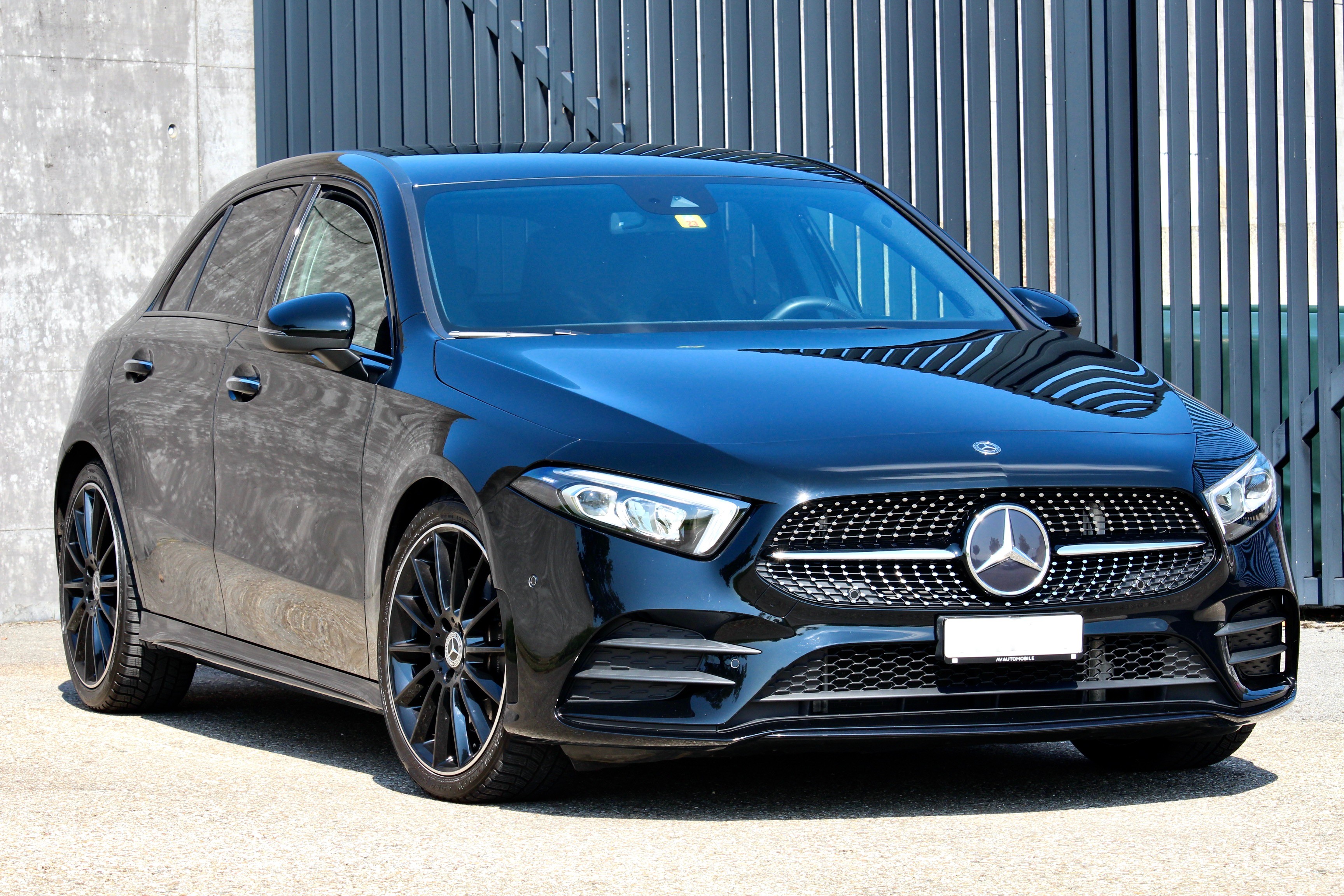 MERCEDES-BENZ A 250 4Matic AMG Line 4Matic 7G-DCT 224PS *19 Zoll *CH-Fahrzeug aus 1.Hand mit Gratis Service Paket