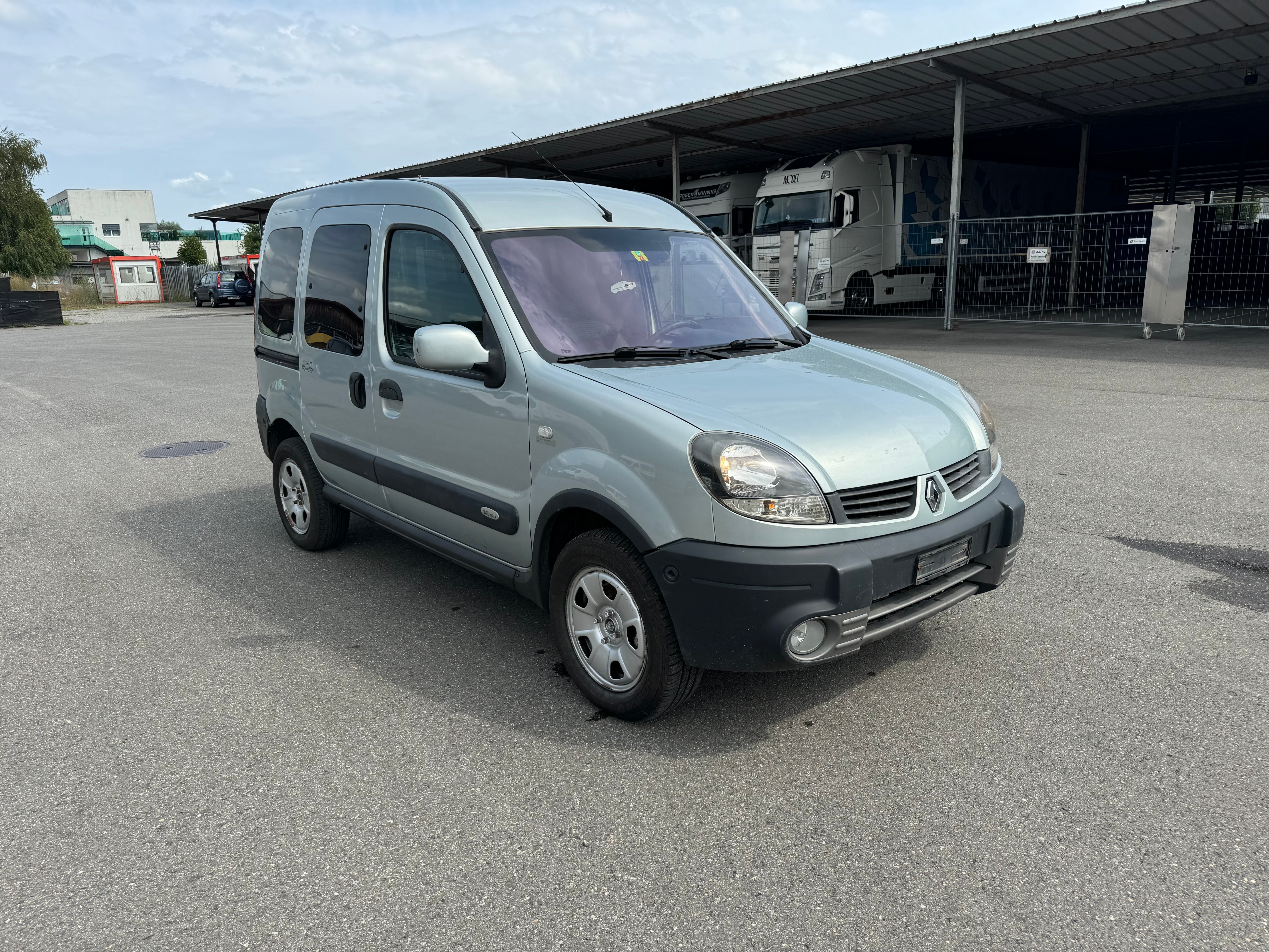 RENAULT Kangoo 1.6 16V Authentique 4x4