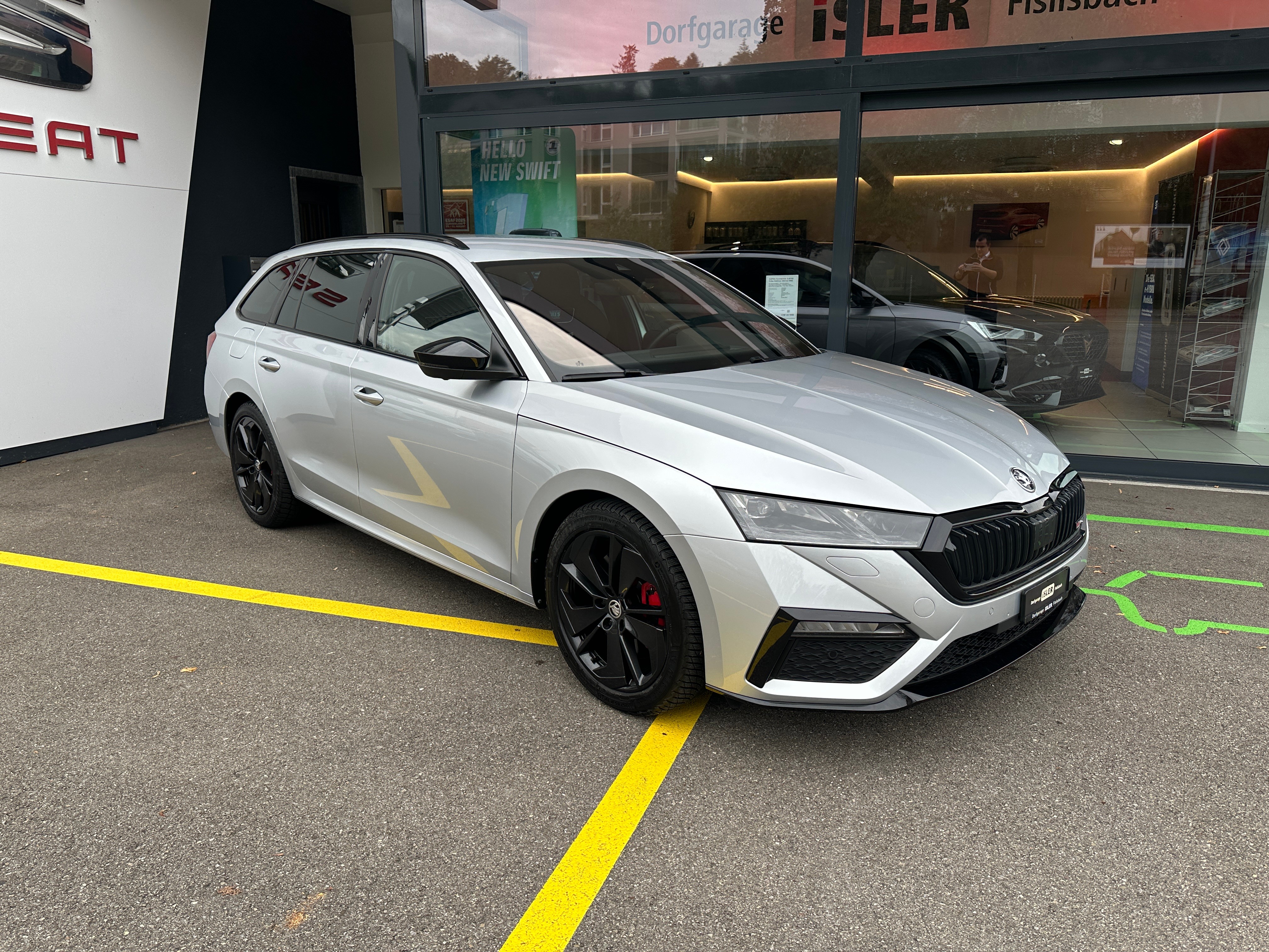 SKODA Octavia Combi 2.0 TSI DSG RS