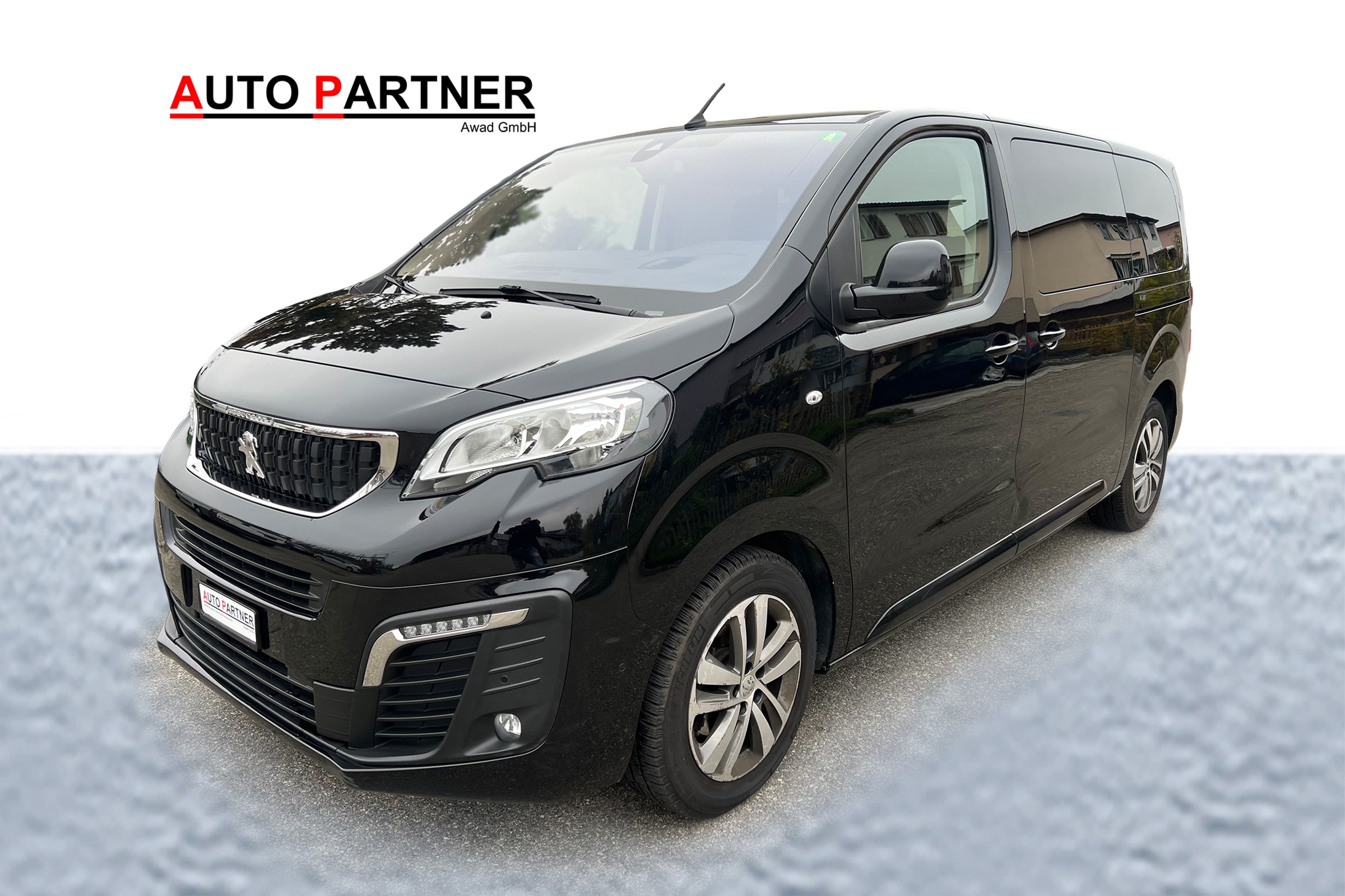 PEUGEOT Traveller 2.0 BlueHDi Business Standard