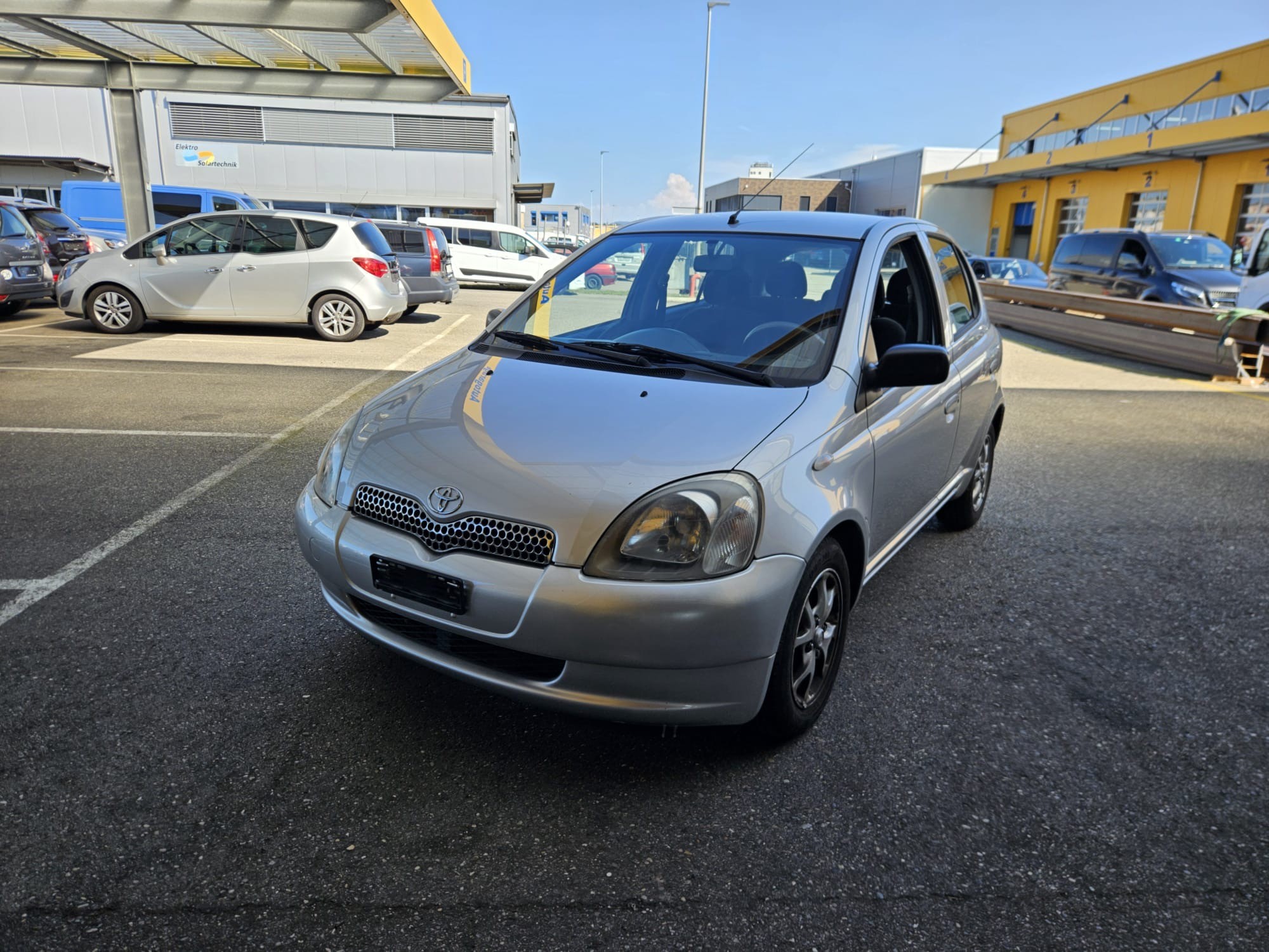 TOYOTA Yaris 1.3 Linea Sol