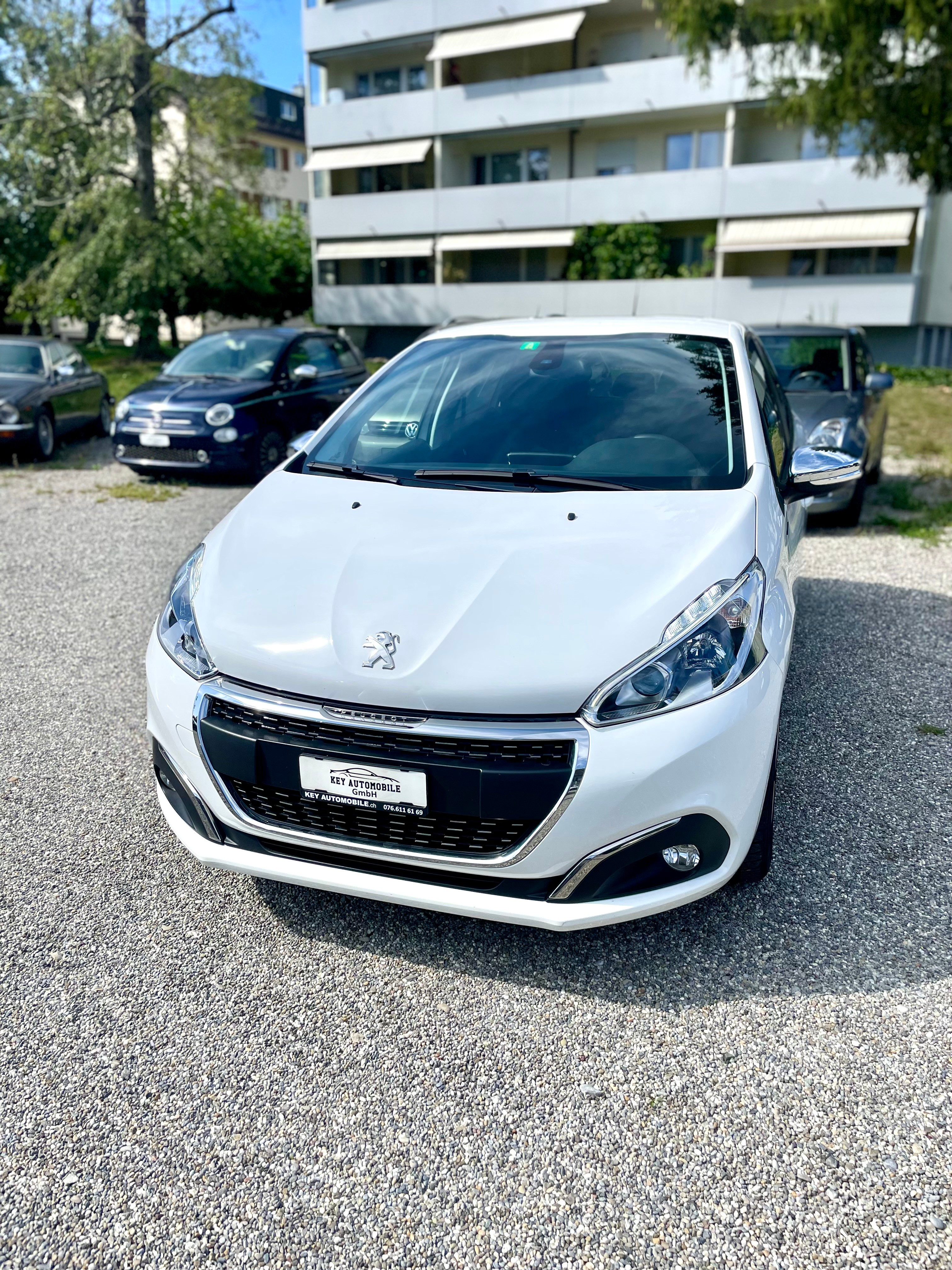 PEUGEOT 208 1.2 PureTech Signature