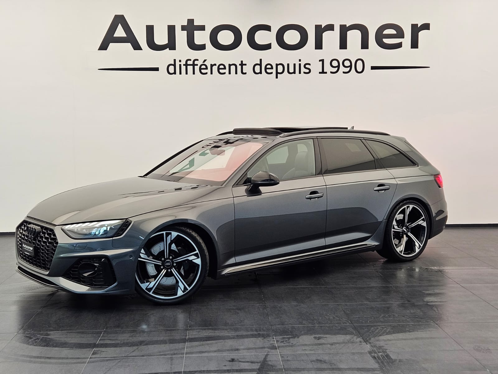 AUDI RS4 Avant quattro tiptronic